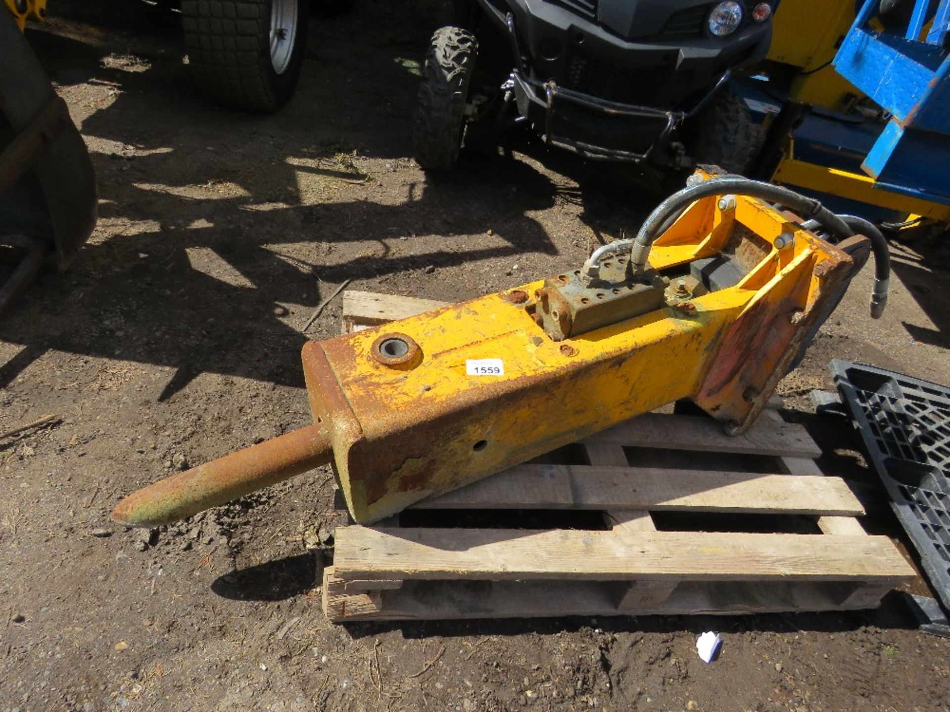 HYDRAULIC EXCAVATOR MOUNTED BREAKER ON 60MM PINS.