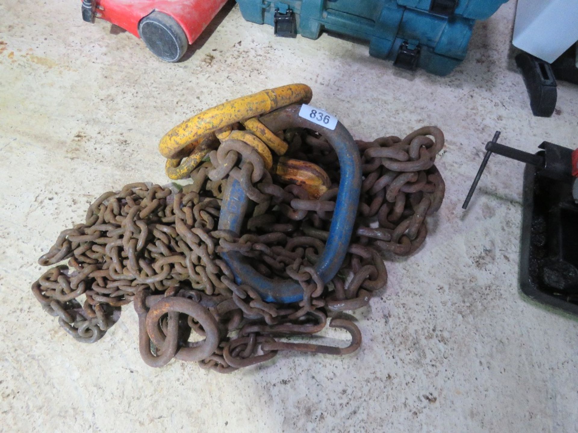 ASSORTED LENGTHS OF CHAIN.