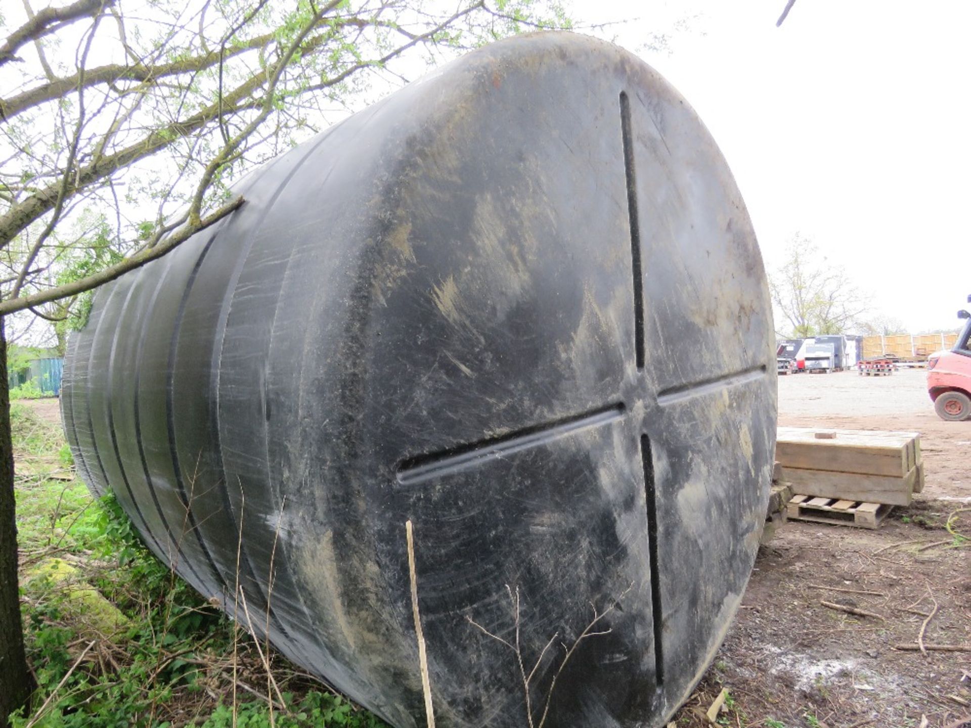EXTRA LARGE WATER STORAGE TANK 10FT HEIGHT X 9FT DIAMETER APPROX. DAMAGED IN THE MIDDLE AS SHOWN. EX - Image 5 of 10