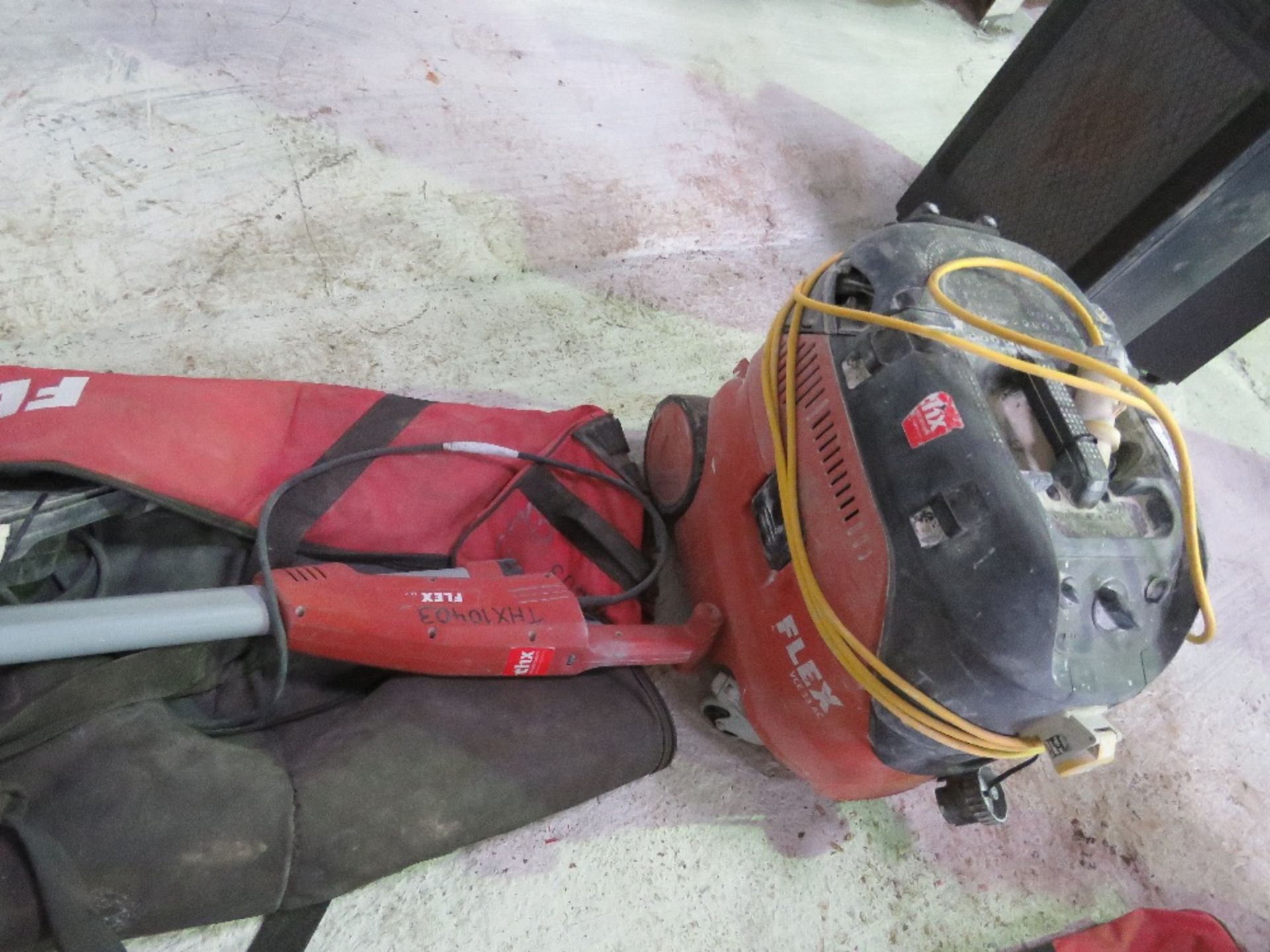 FLEX LONG HANDLED CEILING SANDER PLUS A FLEX DUST VACUUM UNIT, 110VOLT POWERED. - Image 4 of 4