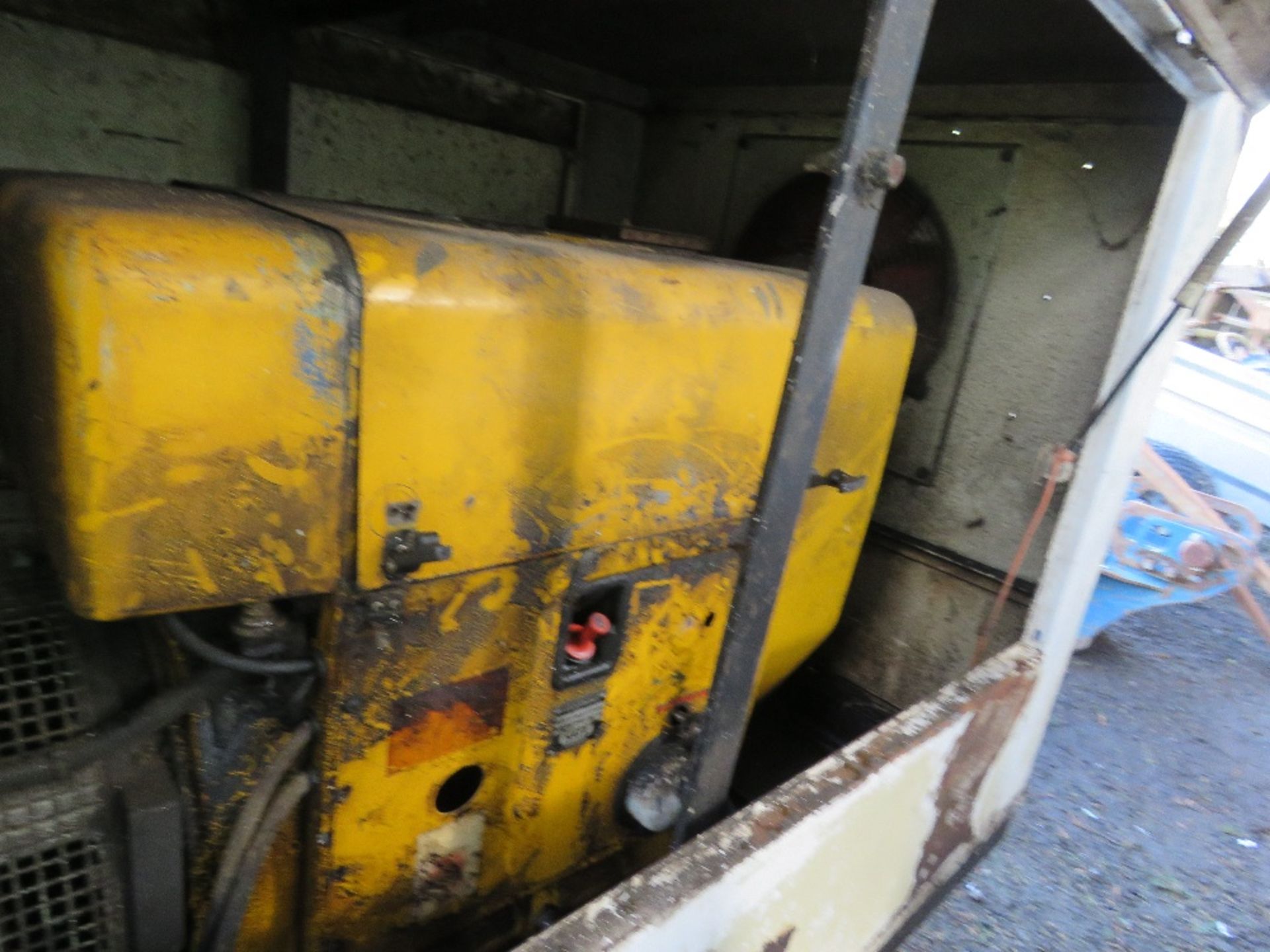 HATZ DIESEL ENGINED 20KVA TOWED GENERATOR SET, LEROY SOMER BACKEND FITTED. SOURCED FROM FARM CLOSURE - Image 10 of 14