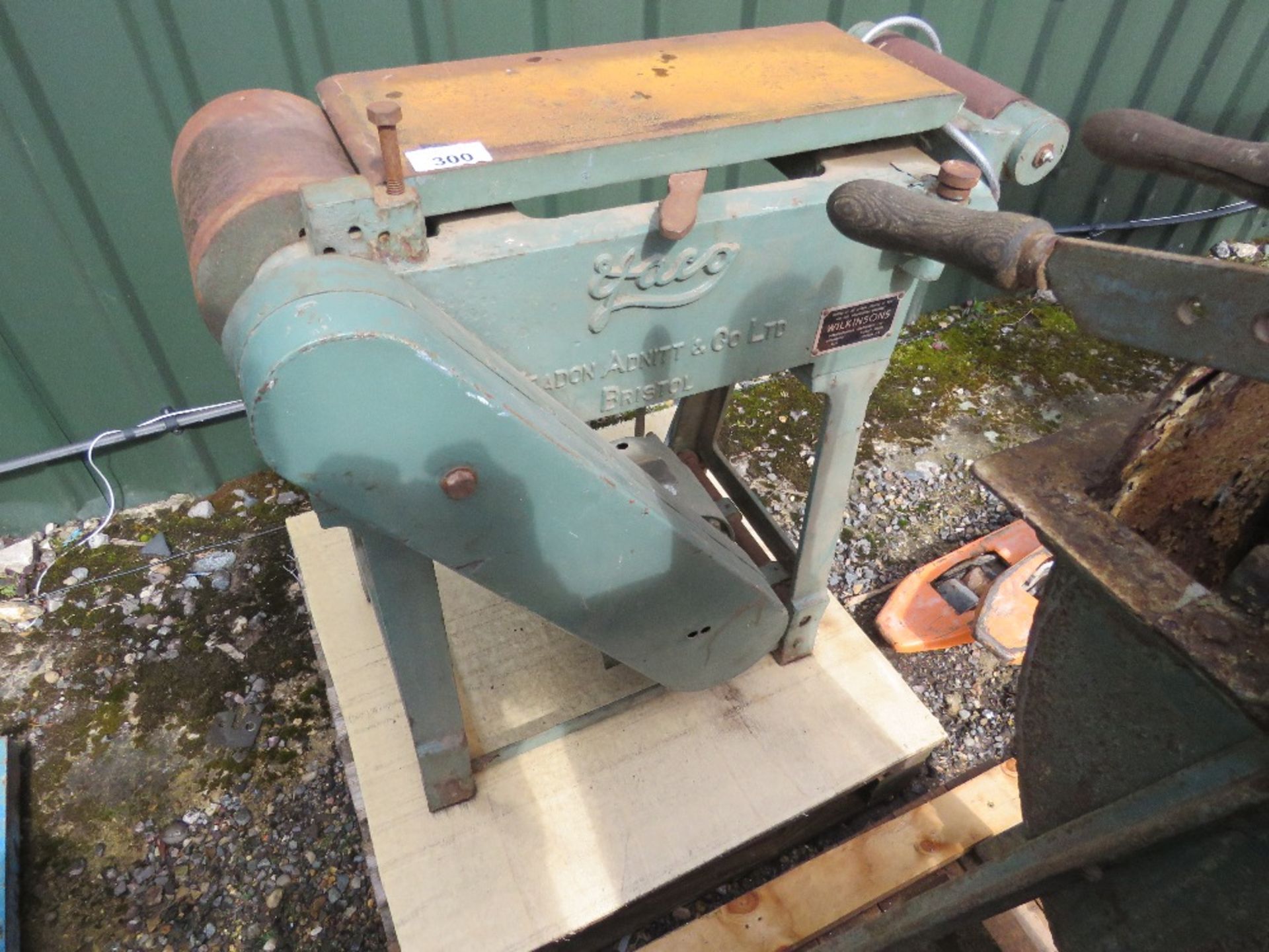 WORKSHOP BELT LINISHER.....THIS LOT IS SOLD UNDER THE AUCTIONEERS MARGIN SCHEME, THEREFORE NO VAT WI