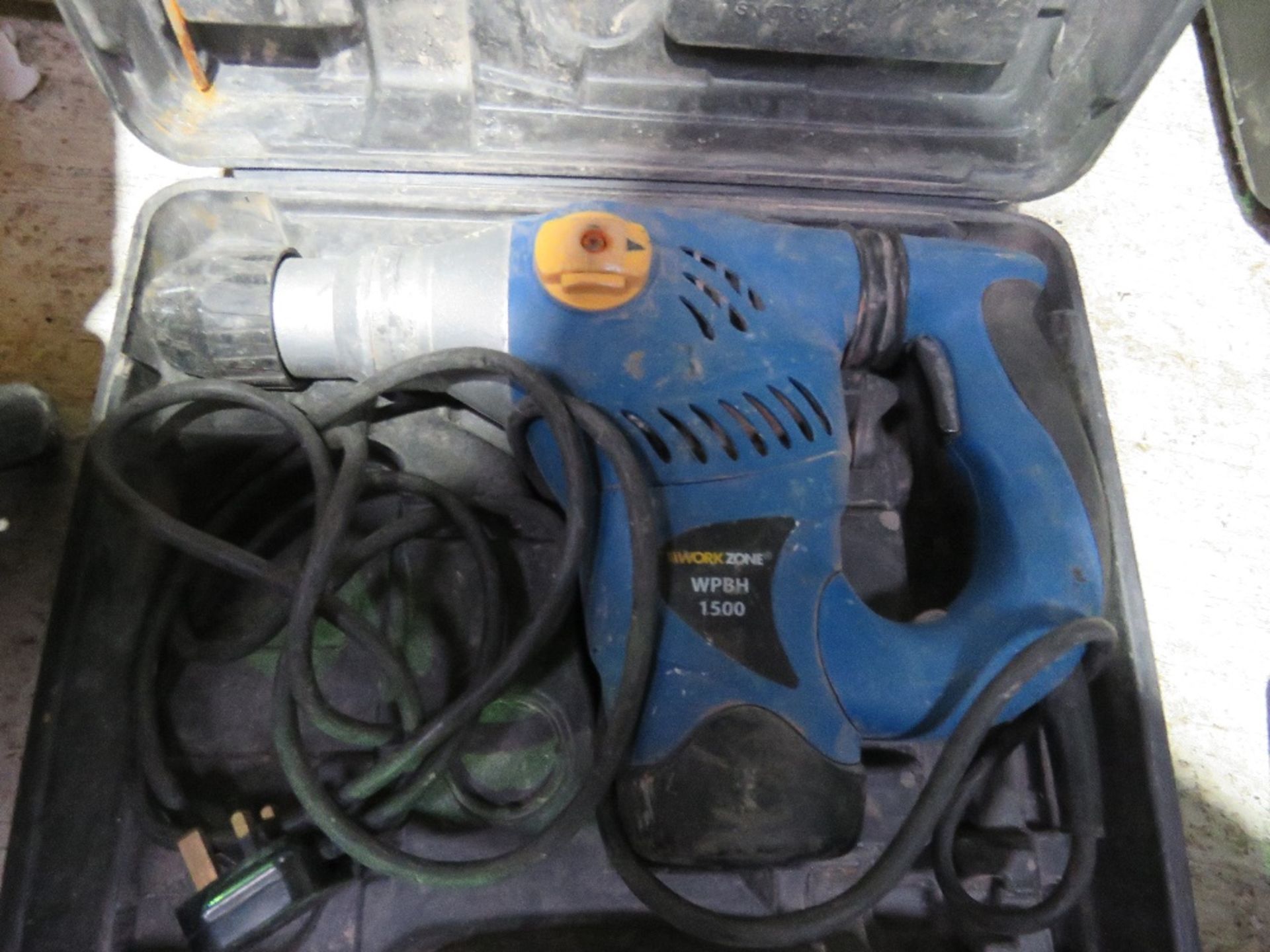 BREAKER 240VOLT PLUS A JIG SAW AND DEWALT RADIO.....THIS LOT IS SOLD UNDER THE AUCTIONEERS MARGIN SC - Image 3 of 4