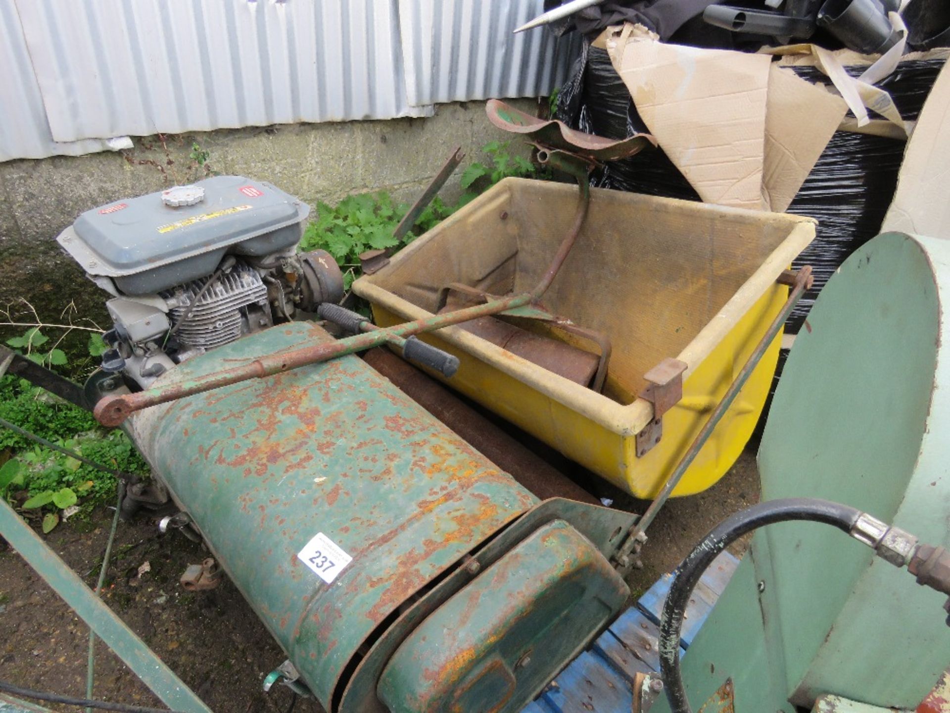 LARGE CYLINDER MOWER WITH SEAT AND COLLECTOR. KUBOTA GS300 ENGINE FITTED. - Image 2 of 7