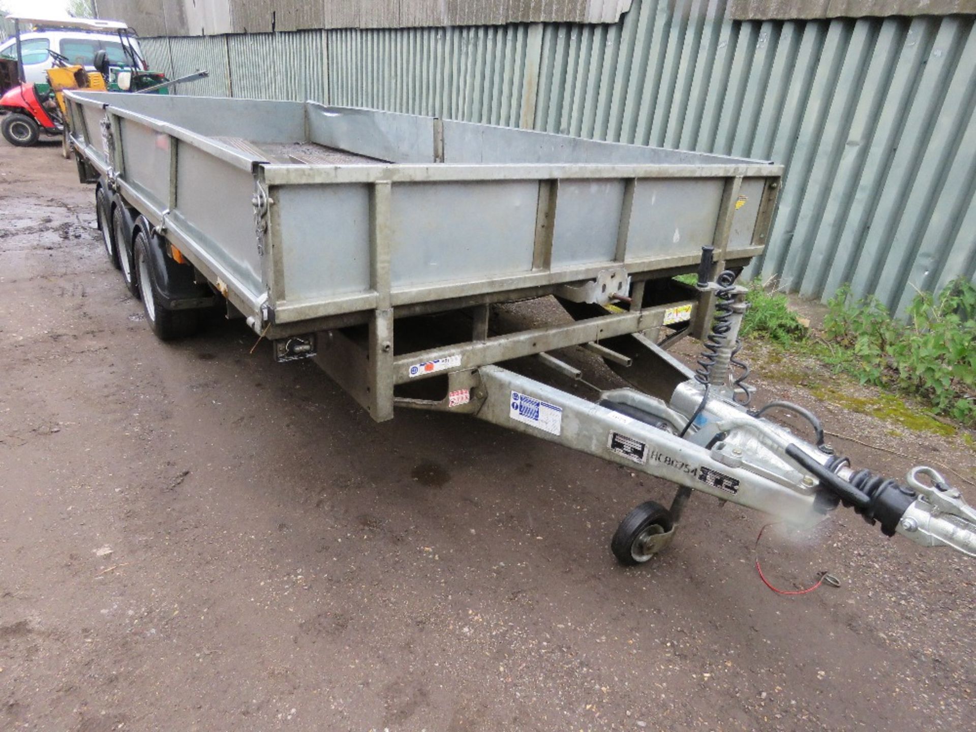 IFOR WILLIAMS LM166G3 16FT TRIAXLED PLANT TRAILER WITH SIDES AND RAMPS AS SHOWN. YEAR 2015 APPROX. P - Image 2 of 11