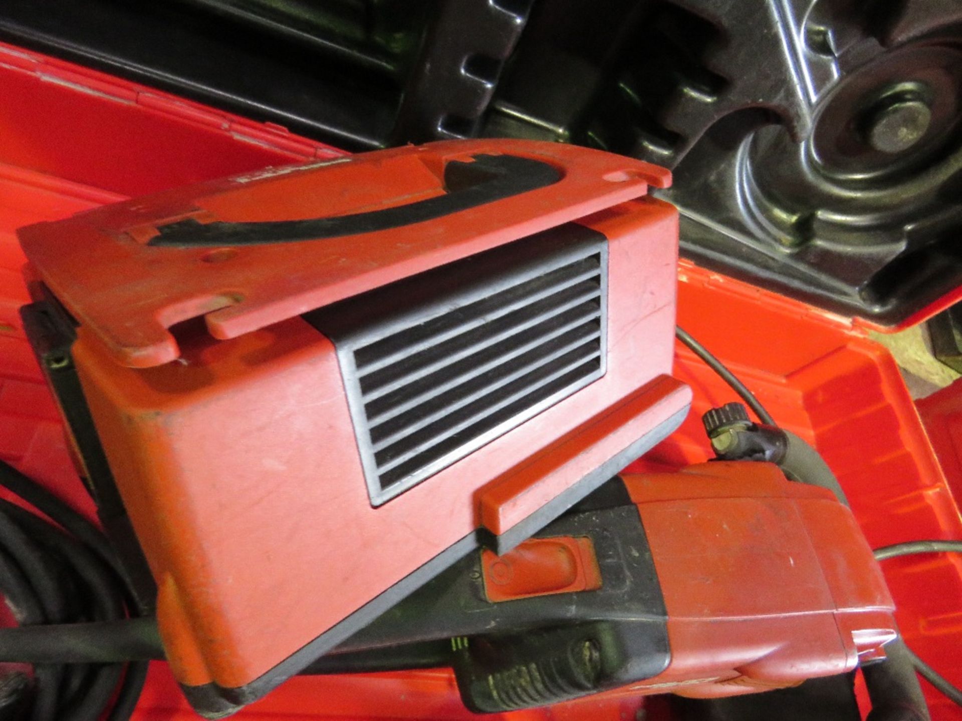 HILTI DS-150 WALL GRINDER WITH POWER BOX IN A CASE. 110VOLT. - Image 5 of 7