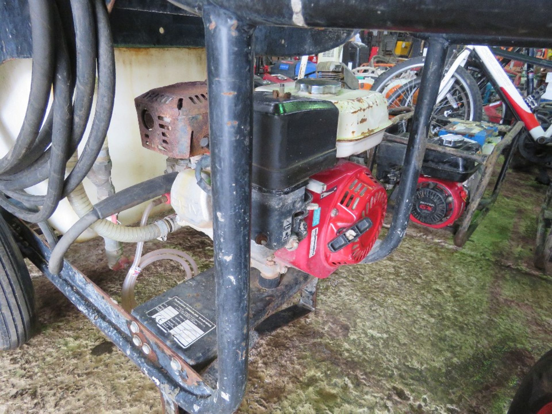 WESTERN PT105 HONDA ENGINED PRESSURE WASHER BARROW WITH HONDA ENGINE, HOSE AND LANCE. - Image 4 of 6