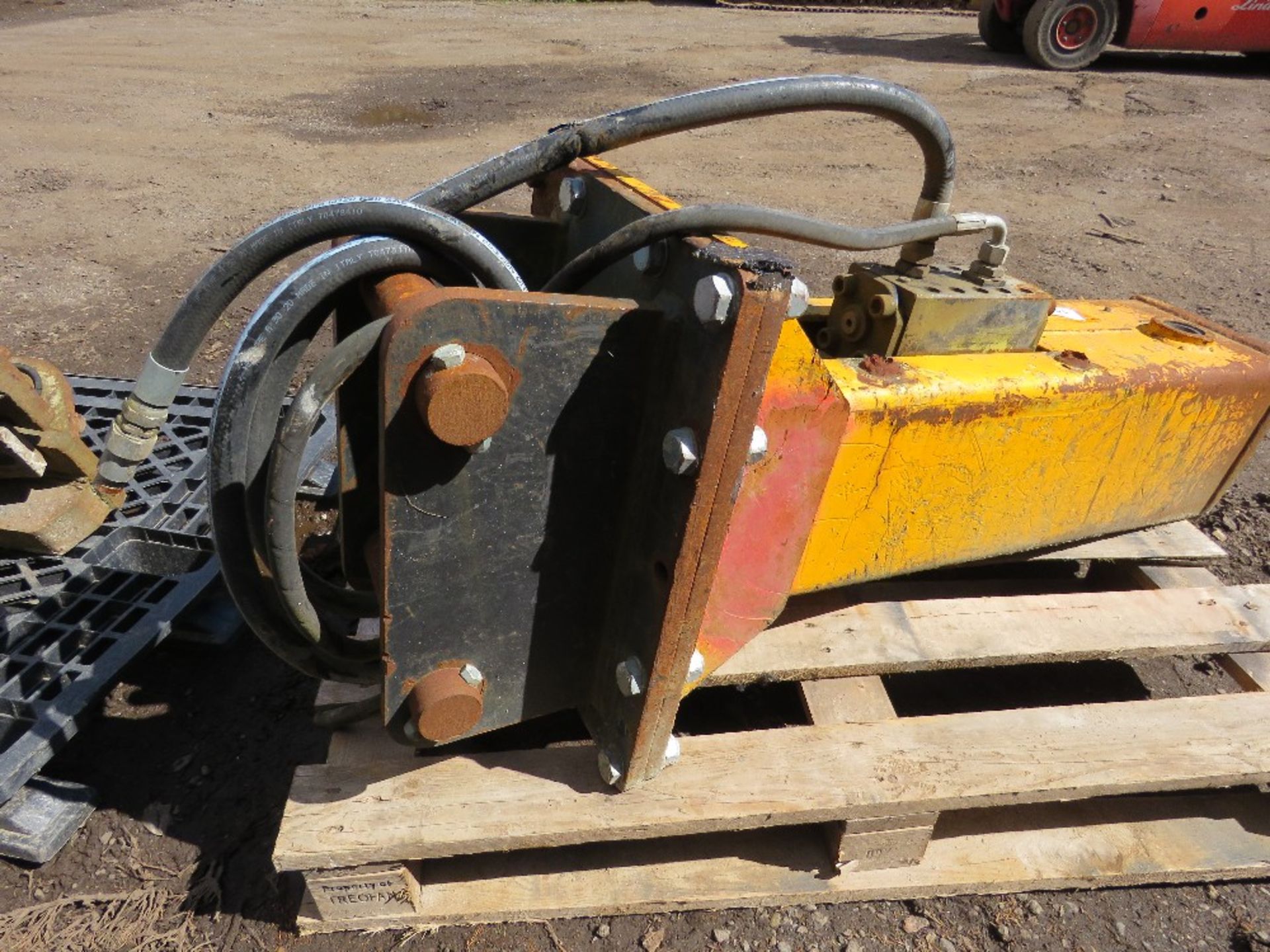 HYDRAULIC EXCAVATOR MOUNTED BREAKER ON 60MM PINS. - Image 3 of 4