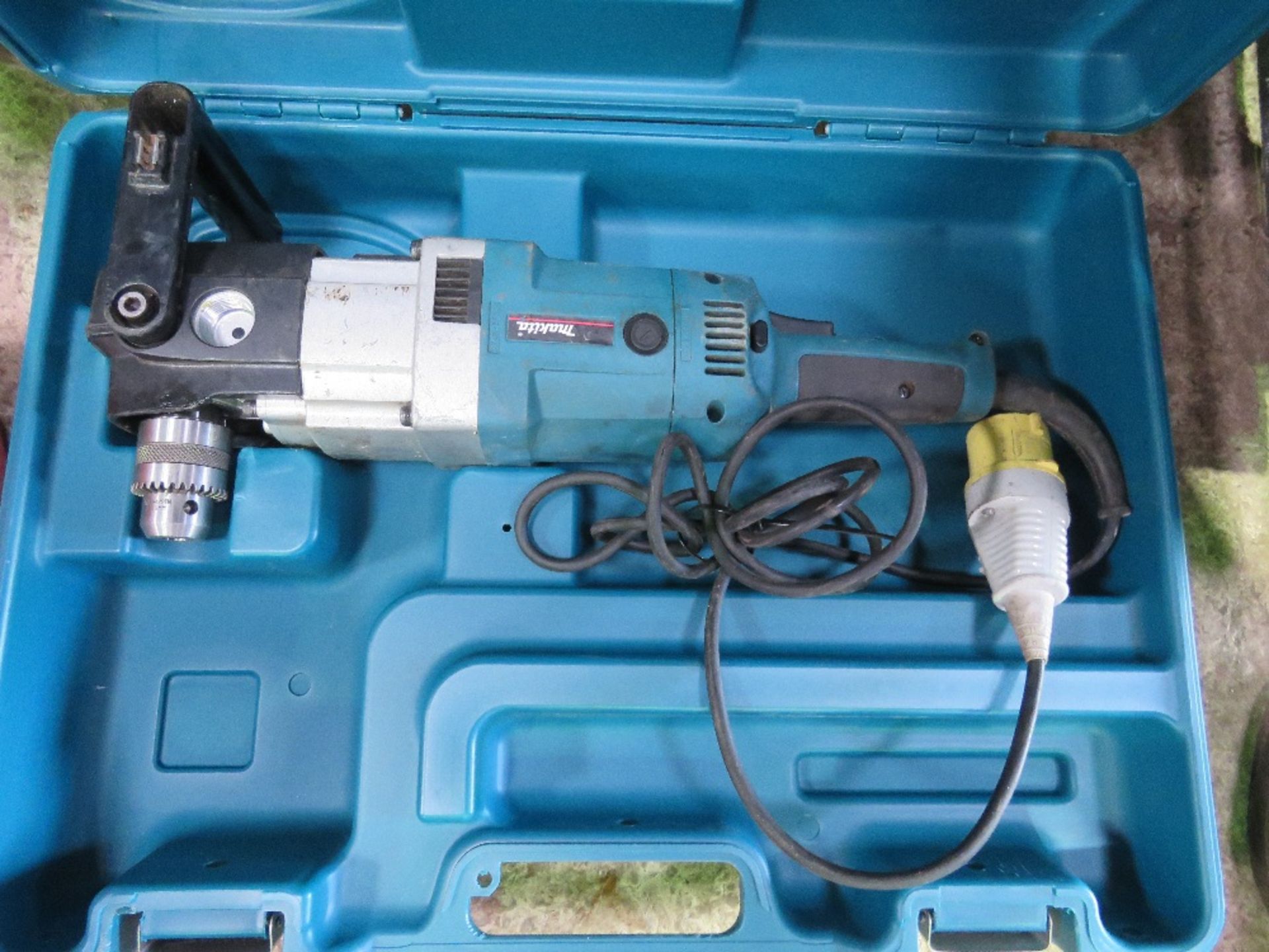 MAKITA 110VOLT POWERED HEAVY DUTY RIGHT ANGLE DRILL.