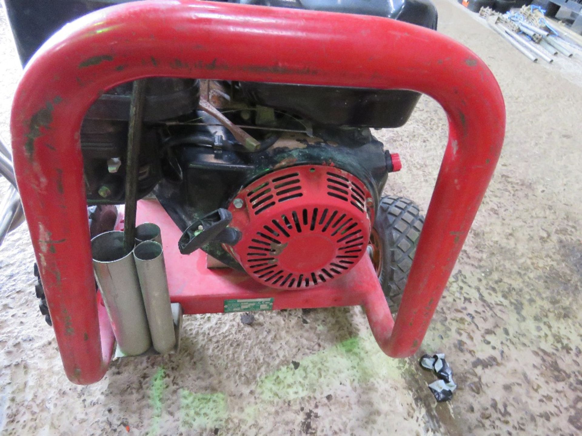 BRENDON HEAVY DUTY PRESSURE WASHER WITH HOSE AND LANCE. - Image 4 of 7