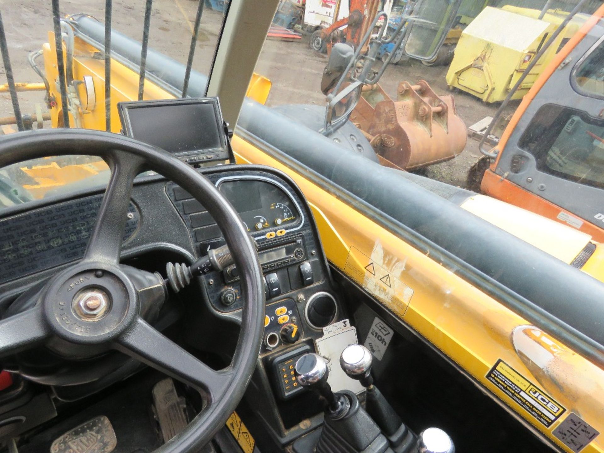 JCB 540-140 TELEHANDLER REG:RV17 YGT WITH V5. 14METRE REACH, 4 TONNE LIFT OWNED FROM NEW BY THE COMP - Image 16 of 23