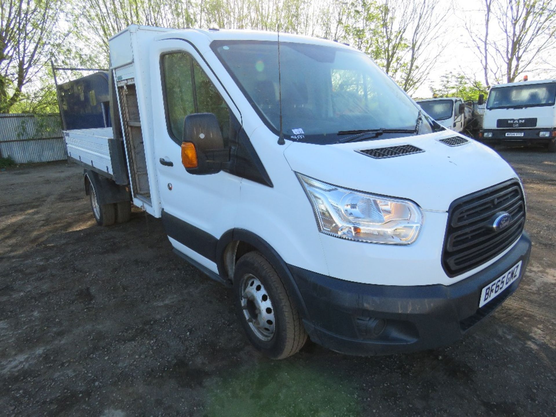 FORD TRANSIT TIPPER TRUCK WITH TOOL STORAGE LOCKER REG:BF65 GMZ. WITH V5 AND MOT UNTIL15.04.25. FIRS