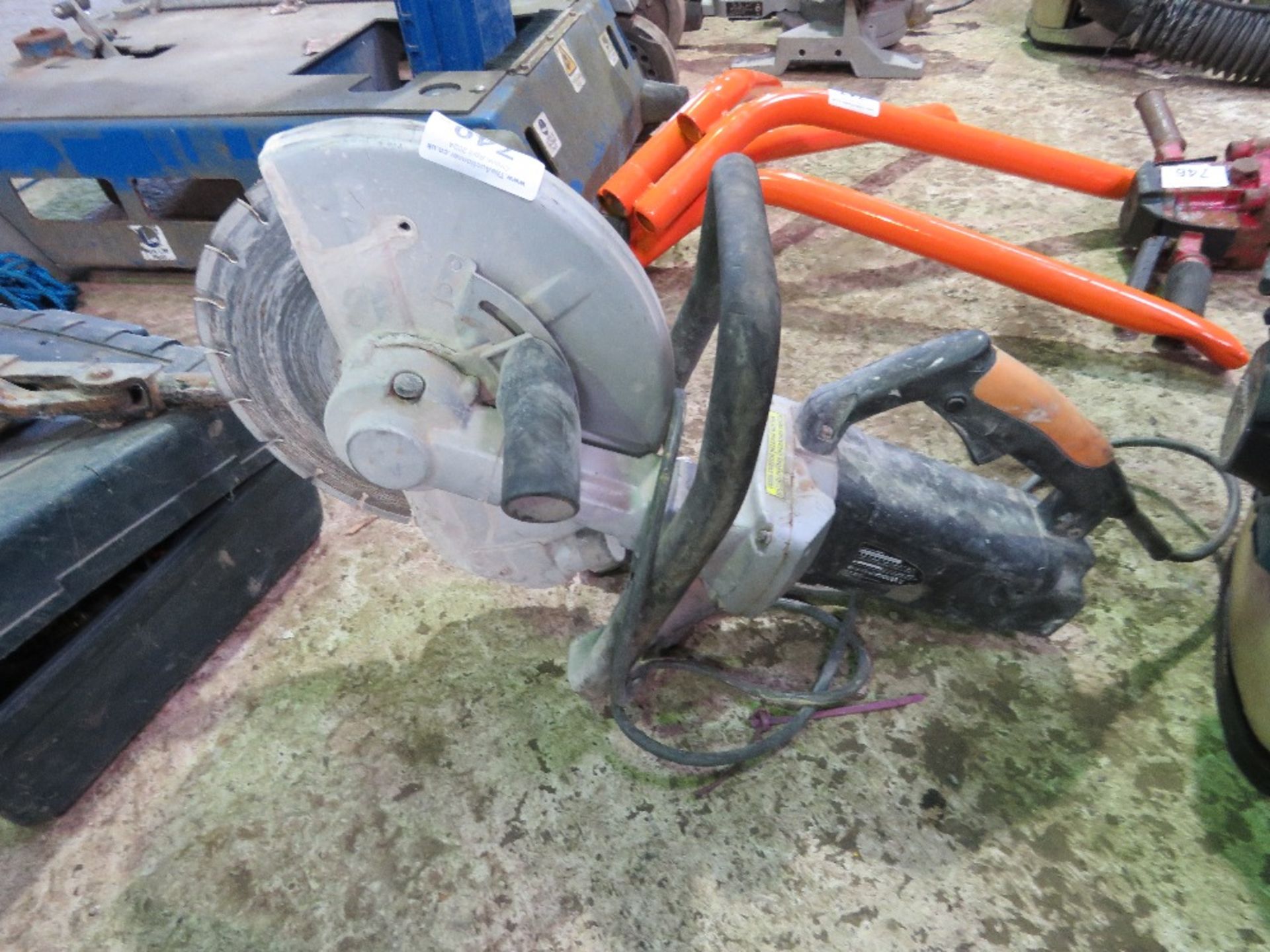 BLOCK CUTTING SAW, 240VOLT POWERED. - Image 2 of 4
