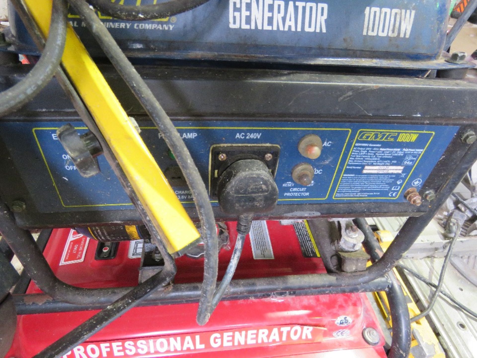 2 X PETROL ENGINED GENERATORS PLUS A WORK LIGHT. - Image 7 of 7