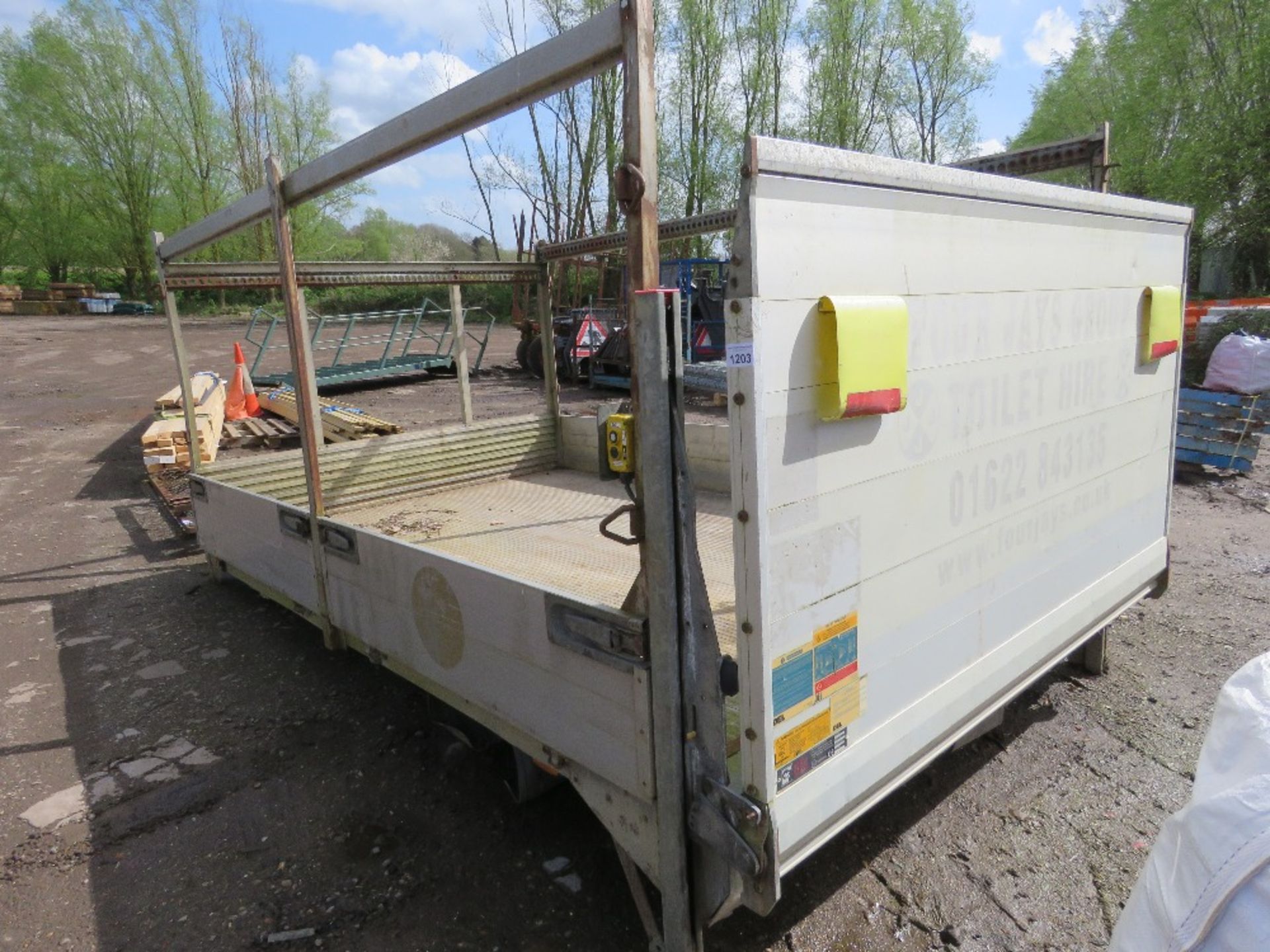 DROP SIDE TRUCK BODY REMOVED FRON TRANSIT WITH TAIL LIFT. 12FT LENGTH APPROX. PREVIOUSLY USED FOR PO