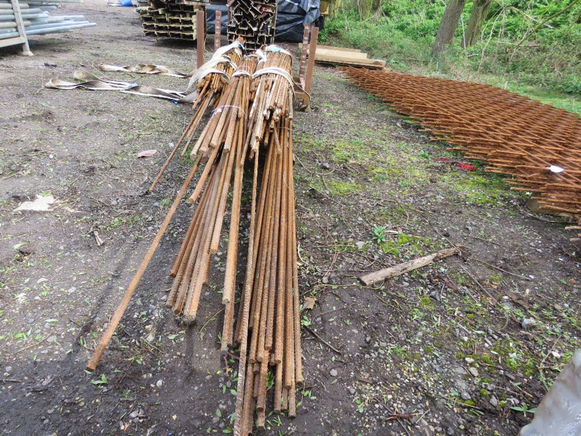 STILLAGE OF ASSORTED REBAR CONCRETE REINFORCING BAR 6FT -22FT APPROX SOURCED FROM COMPANY LIQUIDATI - Image 4 of 7