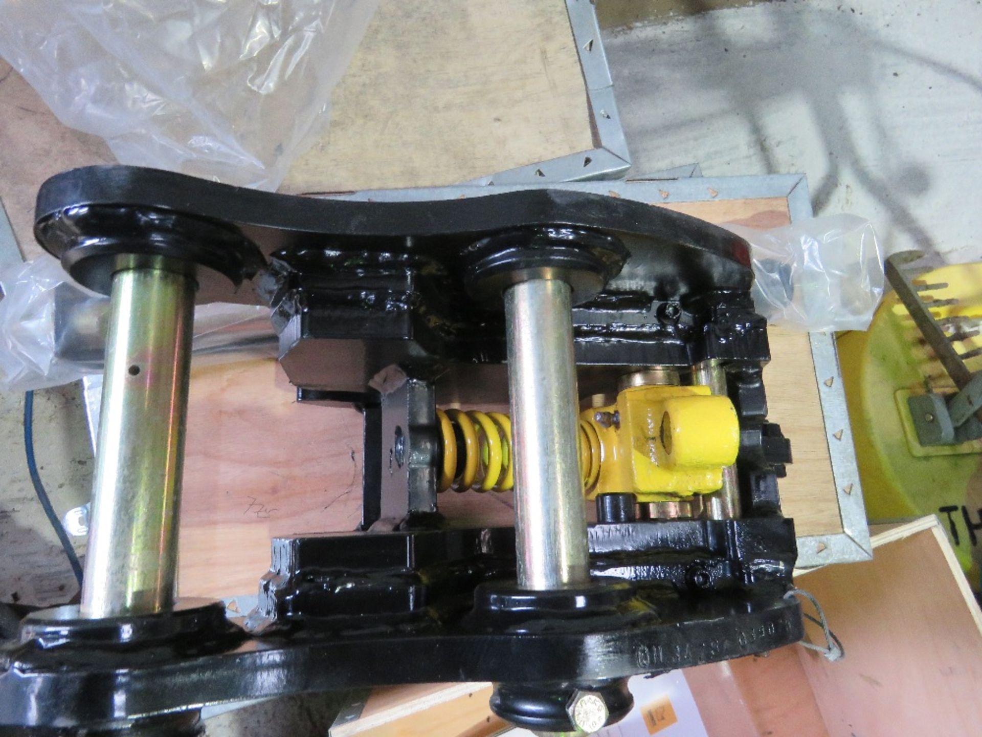 RHINOX MODEL 3479 MANUAL QUICK HITCH ASSEMBLY FOR MINI EXCAVATOR, BOXED, UNUSED. - Image 3 of 5