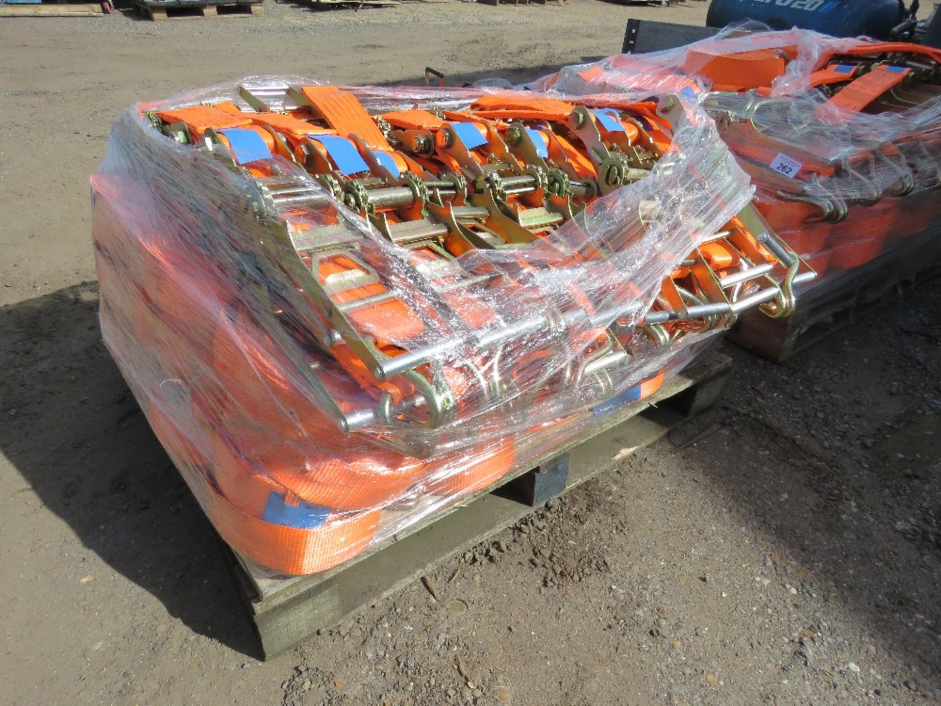 PALLET CONTAINING 50NO LITTLE USED EXTRA HEAVY DUTY RATCHET STRAPS, 10 TONNE RATED 9.5M LENGTH.....T - Image 2 of 4