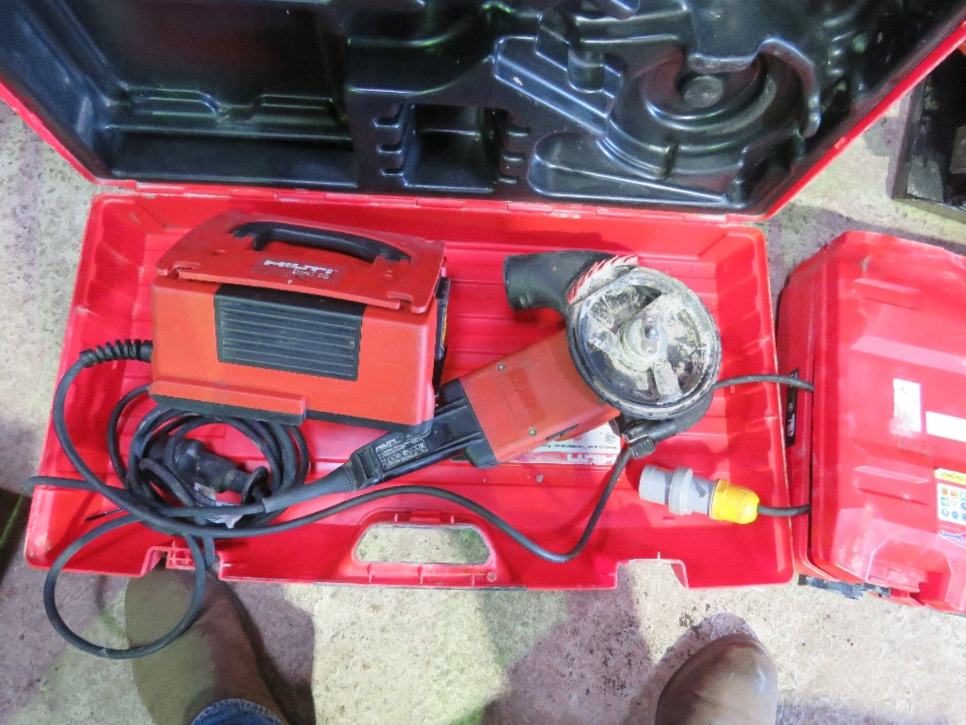 HILTI DS-150 WALL GRINDER WITH POWER BOX IN A CASE. 110VOLT. - Image 2 of 7