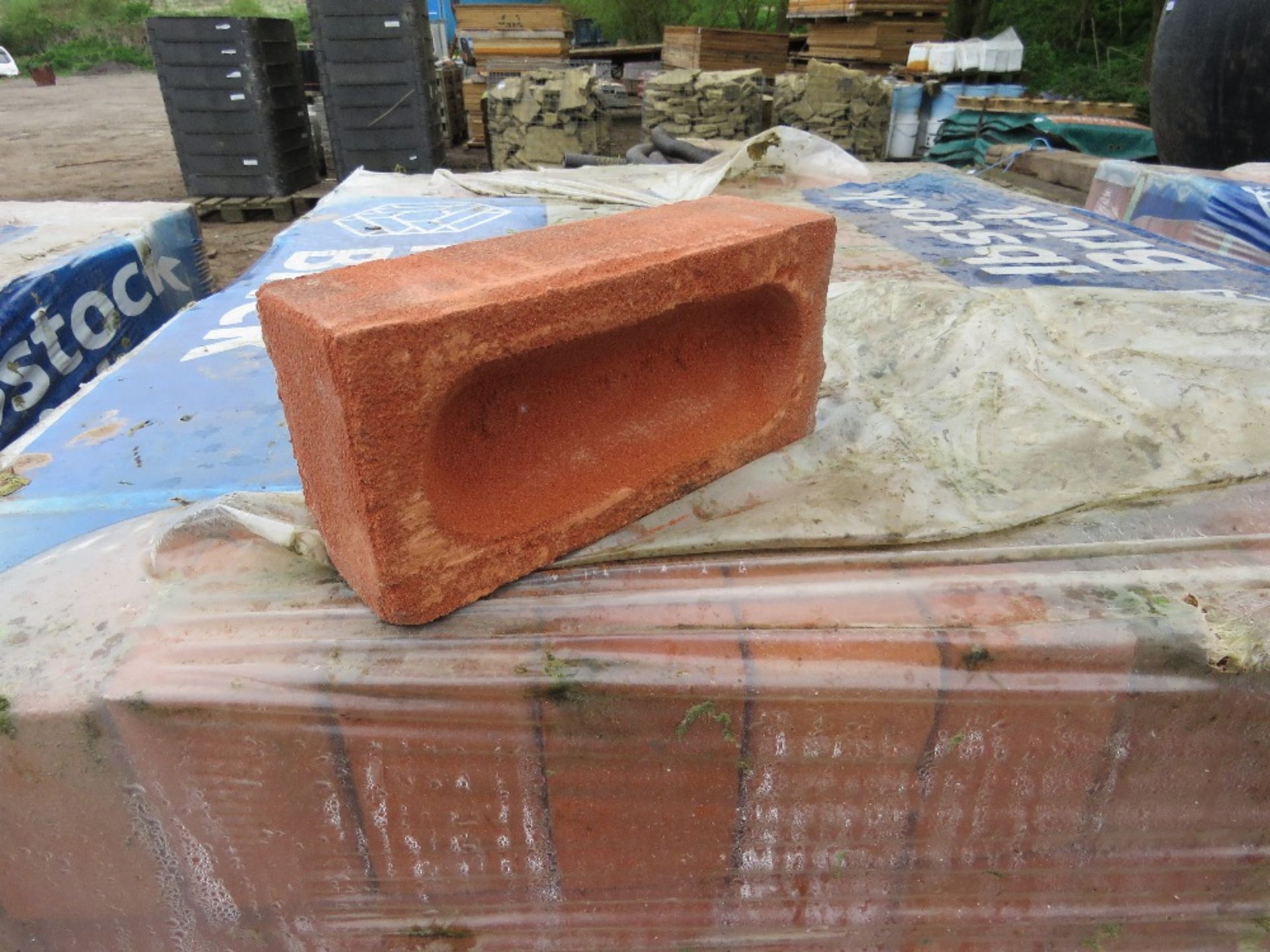 6NO PALLETS OF IBSTOCK LEICESTER AUTUMN MULTI RED BRICKS. SURPLUS TO REQUIREMENTS.....THIS LOT IS SO - Image 8 of 16