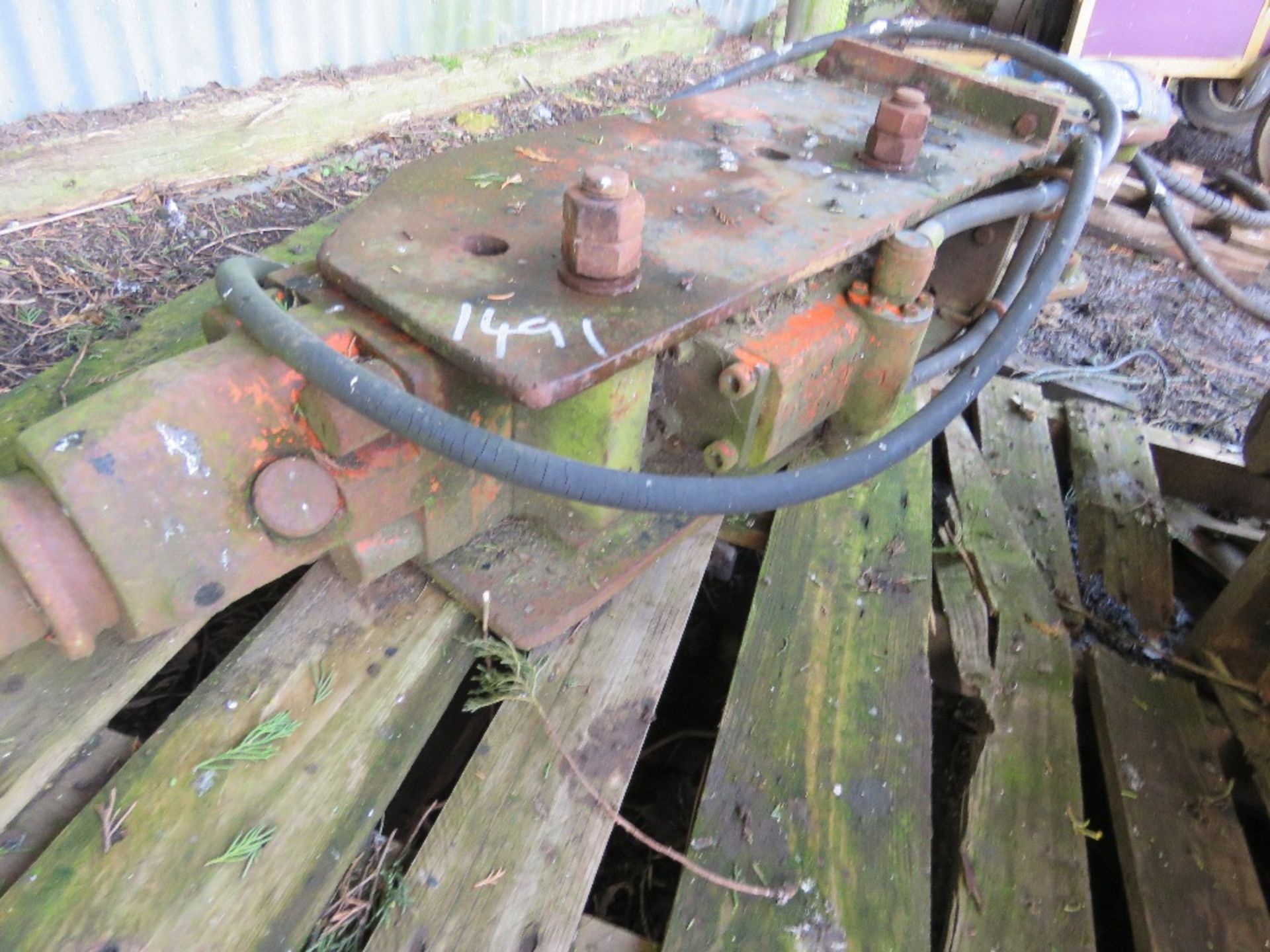 LARGE SIZED EXCAVATOR MOUNTED BREAKER. DIRECT FROM LOCAL SMALLHOLDING. THIS LOT IS SOLD UNDER THE - Bild 4 aus 4