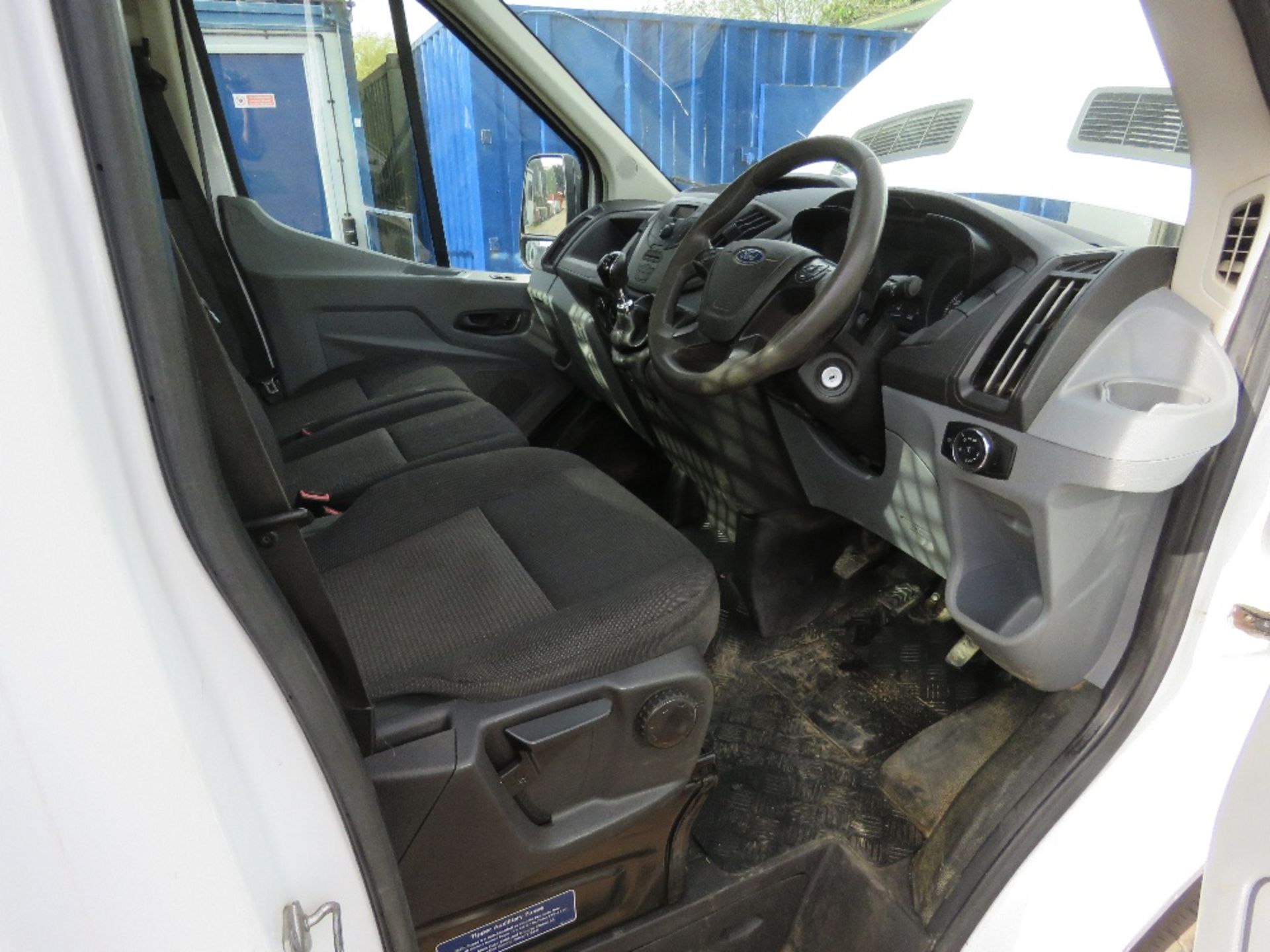 FORD TRANSIT 3500KG RATED TIPPER TRUCK REG:EK68 WLN. TESTED UNTIL 29/09/21. WITH V5. 132,577 REC MI - Image 3 of 12