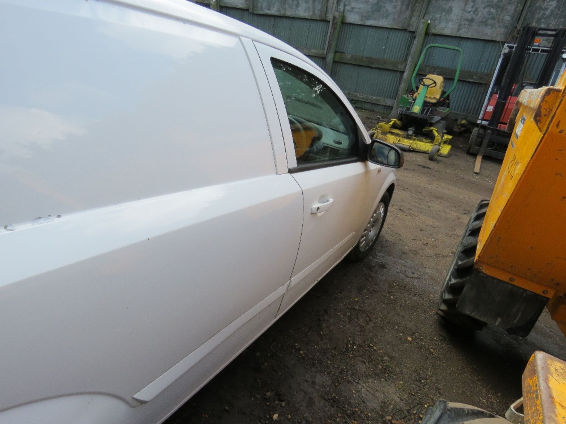 VAUXHALL ASTRA PANEL VAN REG:FD56 VYJ. 166,382 REC MILES.WITH V5 AND MOT UNTIL 07/11/24. WHEN TESTED - Image 5 of 8