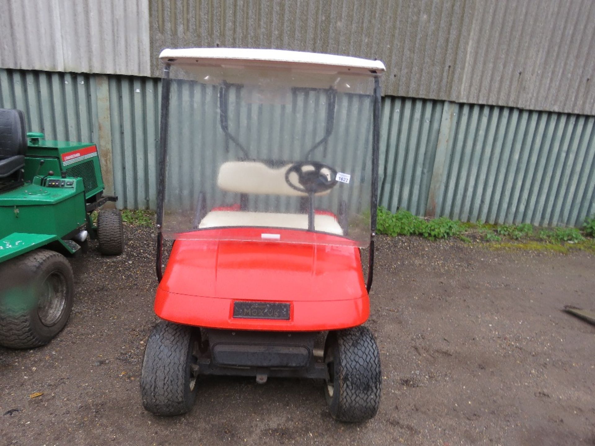 EZGO BATTERY POWERED GOLF BUGGY WITH CAHRGER AND KEY (NOT CHARGED...UNTESTED)....THIS LOT IS SOLD UN - Image 2 of 8