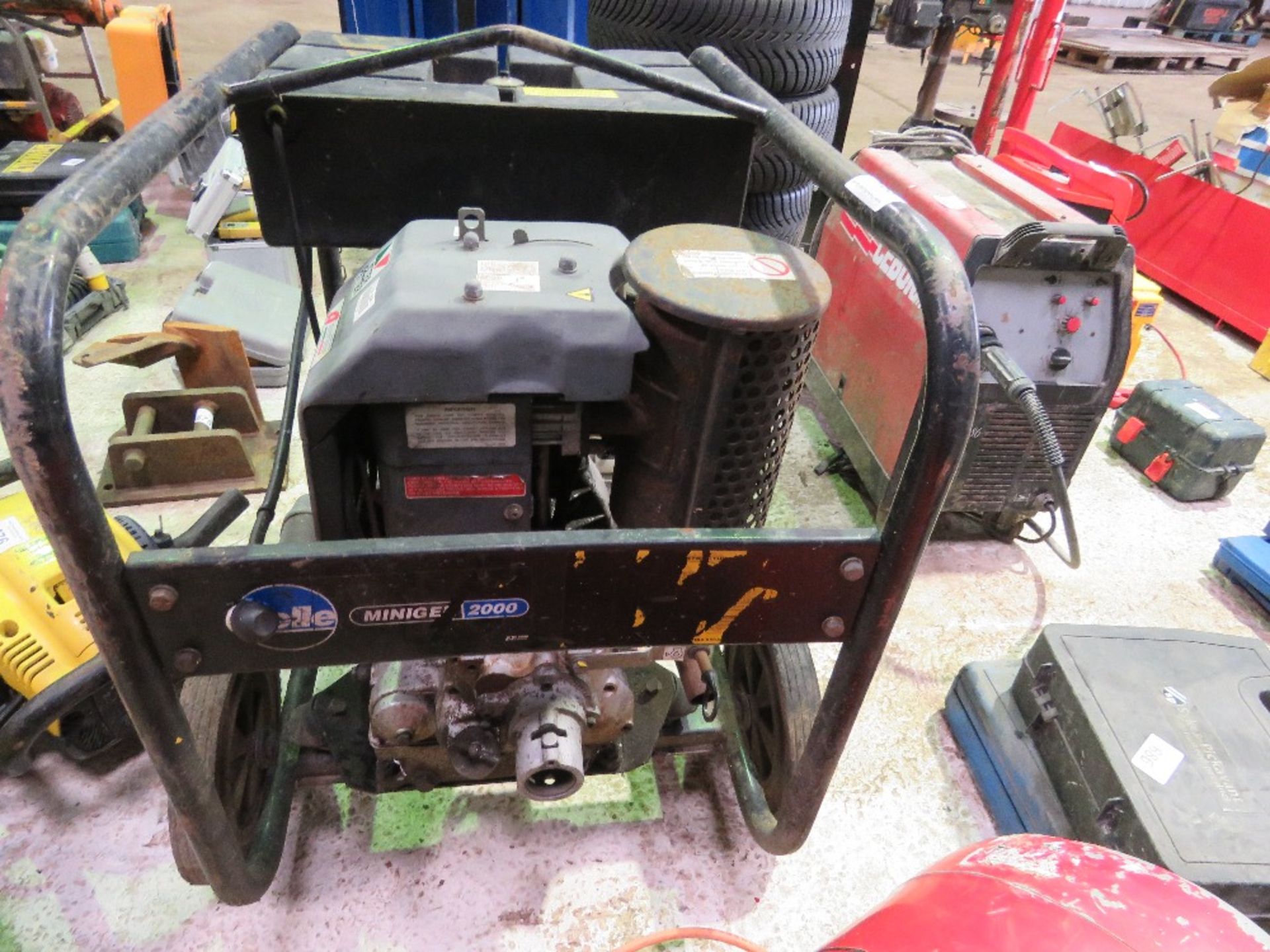 BELLE MINIGEN 2000 LISTER DIESEL ENGINED 5KVA ELECTRIC START DUAL VOLATAGE GENERATOR. ....THIS LOT I - Image 2 of 4