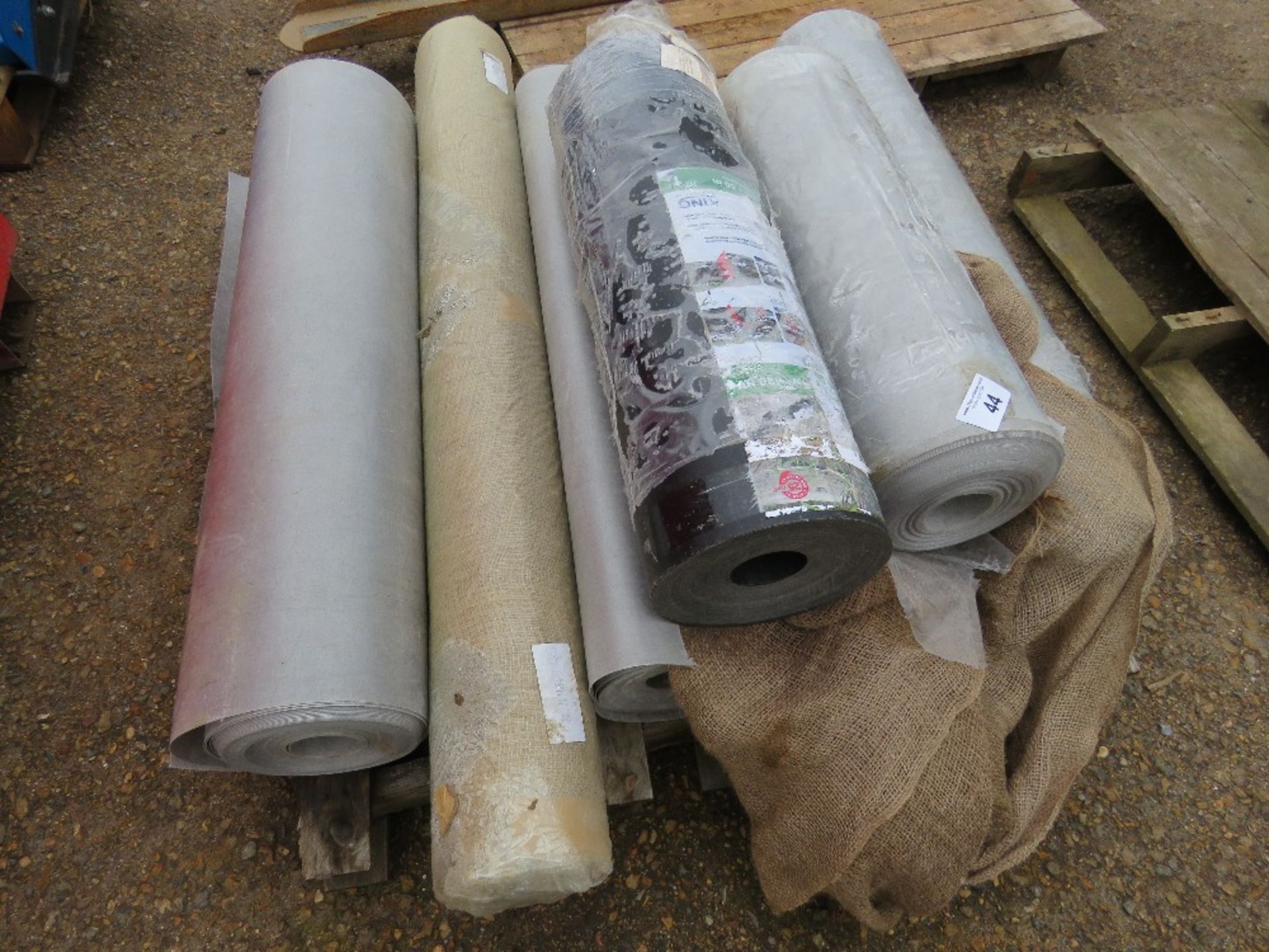5 X ROLLS OF ROOT BARRIER MATERIAL PLUS 2 X ROLLS OF HESSIAN.....THIS LOT IS SOLD UNDER THE AUCTIONE