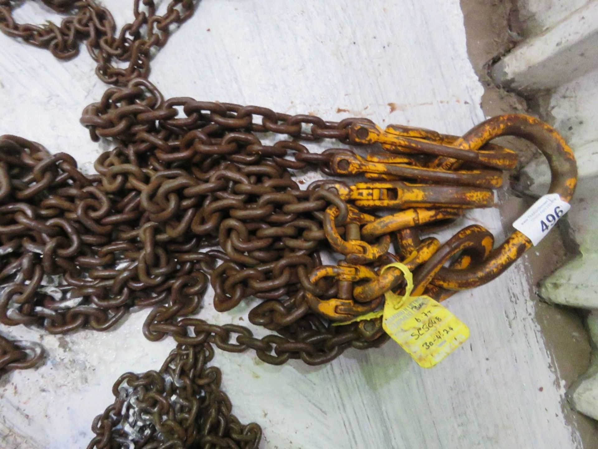 SET OF LIFTING CHAINS, 4 LEGGED, SPECIFICATION/CAPACITY AS SHOWN. SOURCED FROM COMPANY LIQUIDATION.