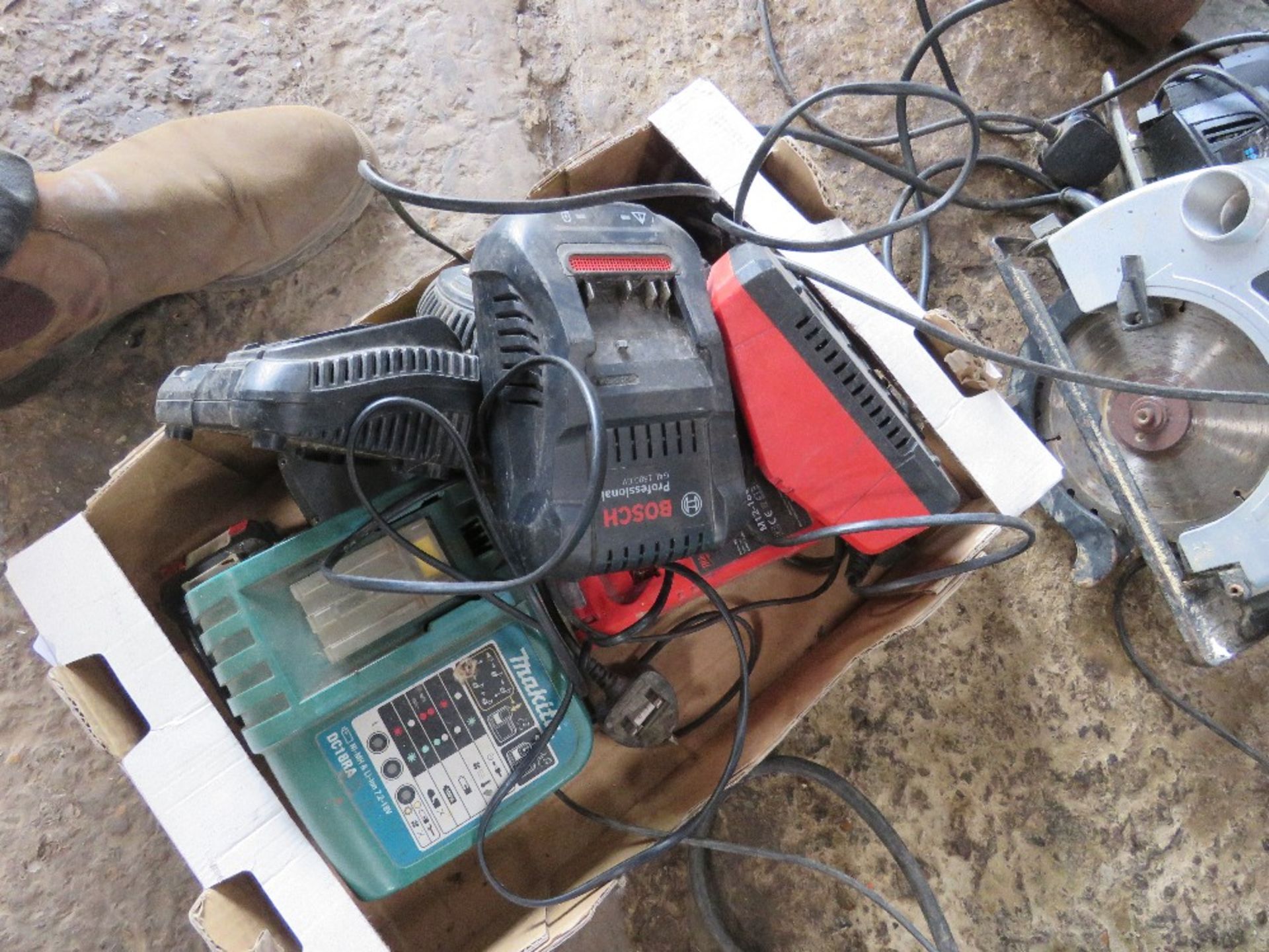 BATTERY TOOL CHARGERS PLUS 4NO 240VOLT POWER TOOLS.....THIS LOT IS SOLD UNDER THE AUCTIONEERS MARGIN - Image 2 of 4
