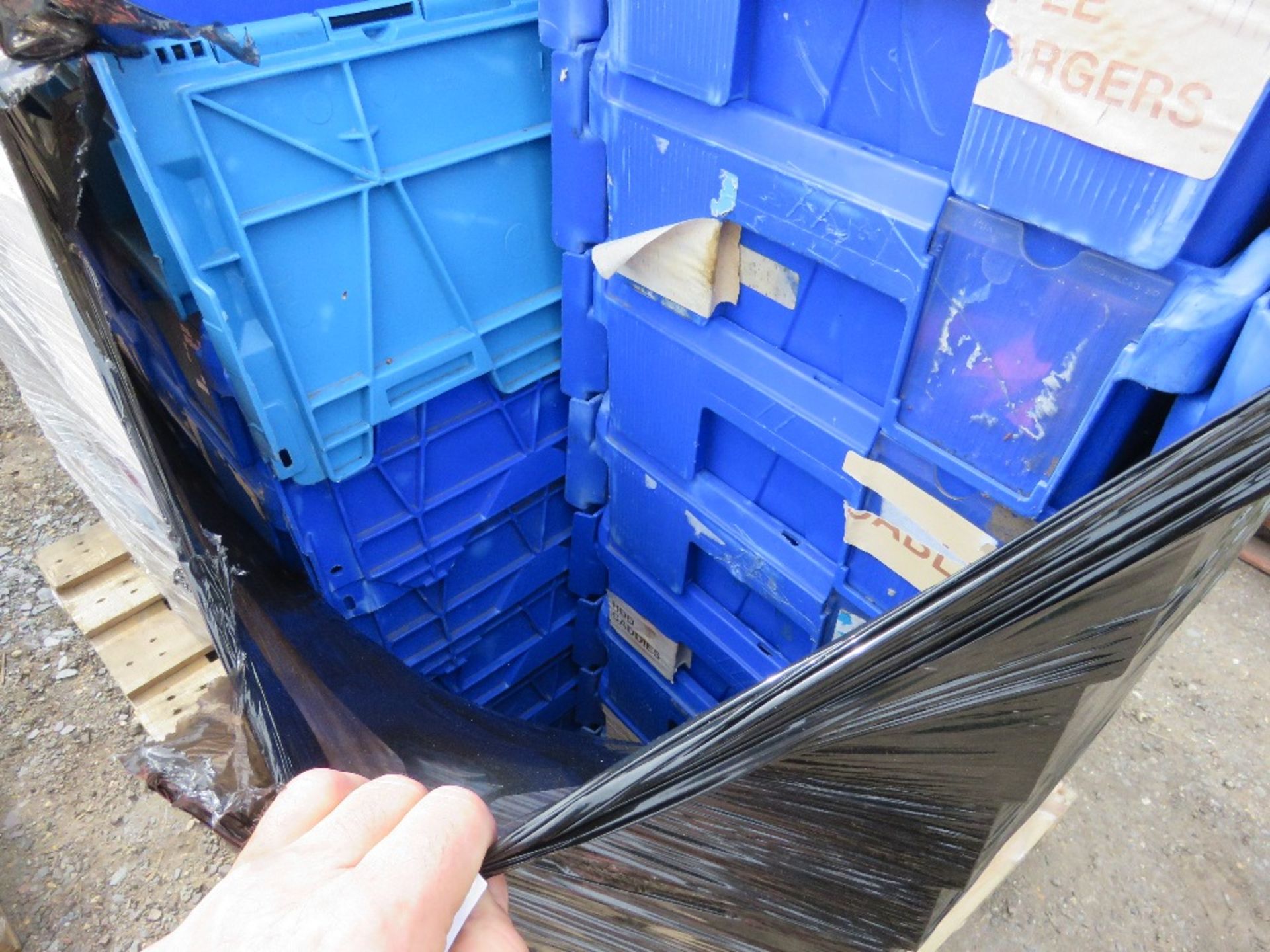 PALLET OF HEAVY DUTY BLUE STORAGE CRATES.....THIS LOT IS SOLD UNDER THE AUCTIONEERS MARGIN SCHEME, T - Image 5 of 7