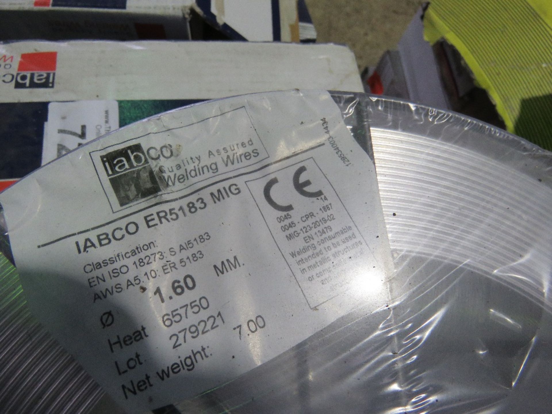 17NO ROLLS OF MIG WELDING WIRE, 1.6MM GUAGE. MAINLY IABCO MAKE. SOURCED FROM WORKSHOP CLOSURE. - Bild 4 aus 5