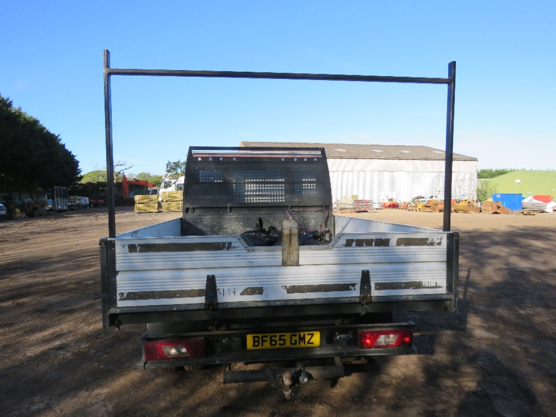 FORD TRANSIT TIPPER TRUCK WITH TOOL STORAGE LOCKER REG:BF65 GMZ. WITH V5 AND MOT UNTIL15.04.25. FIRS - Image 7 of 17