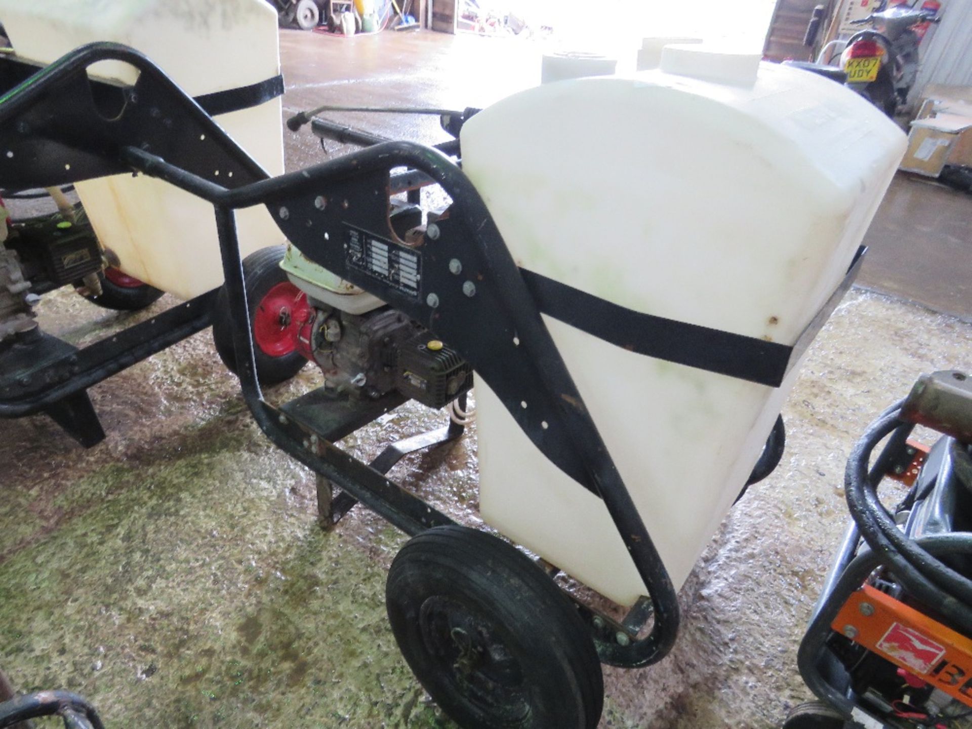 WESTERN PT105 HONDA ENGINED PRESSURE WASHER BARROW WITH HONDA ENGINE, HOSE AND LANCE. - Image 2 of 6