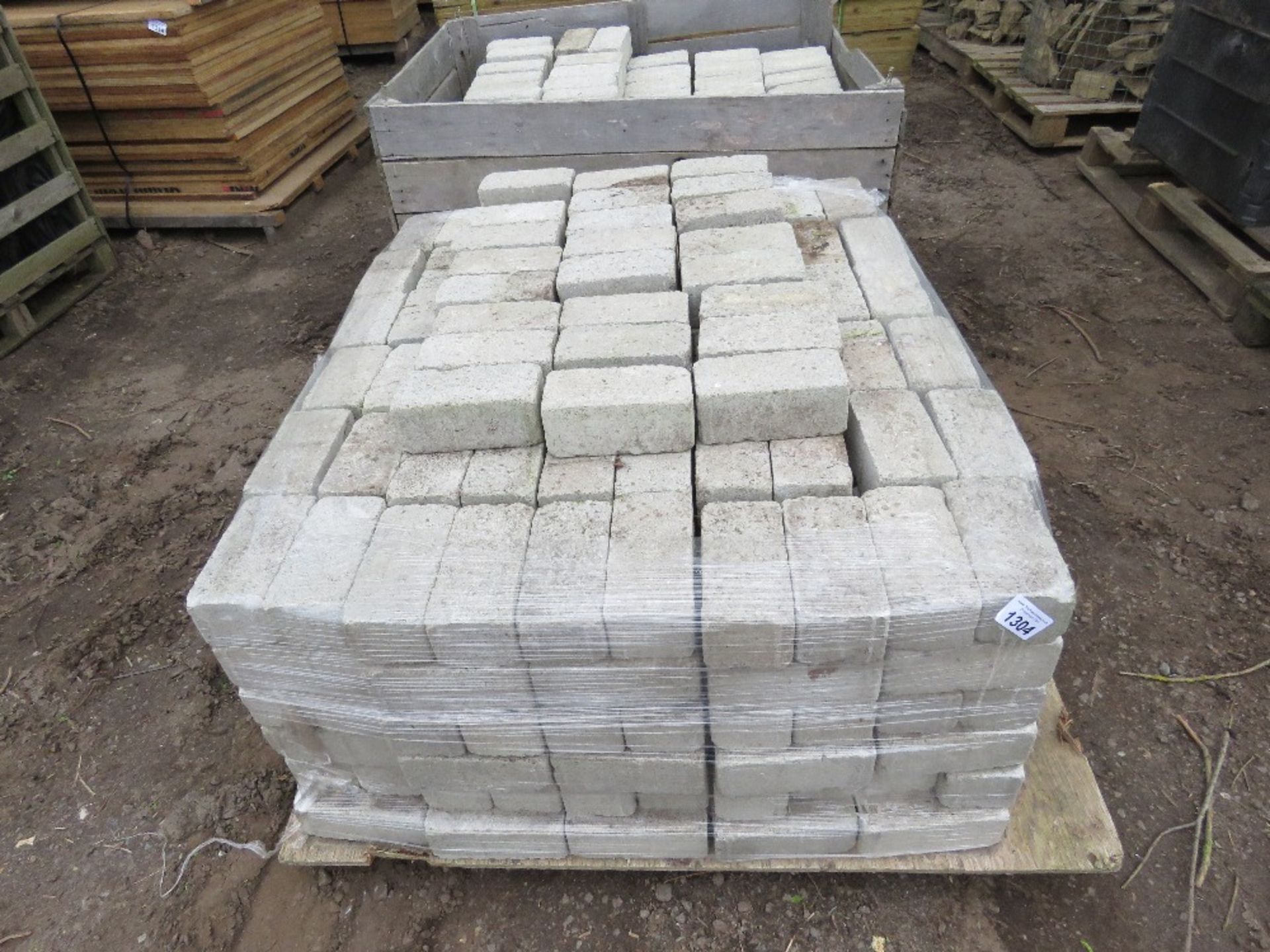 2 X PALLETS OF LIGHT GREY BLOCK PAVERS.....THIS LOT IS SOLD UNDER THE AUCTIONEERS MARGIN SCHEME, THE - Image 2 of 10