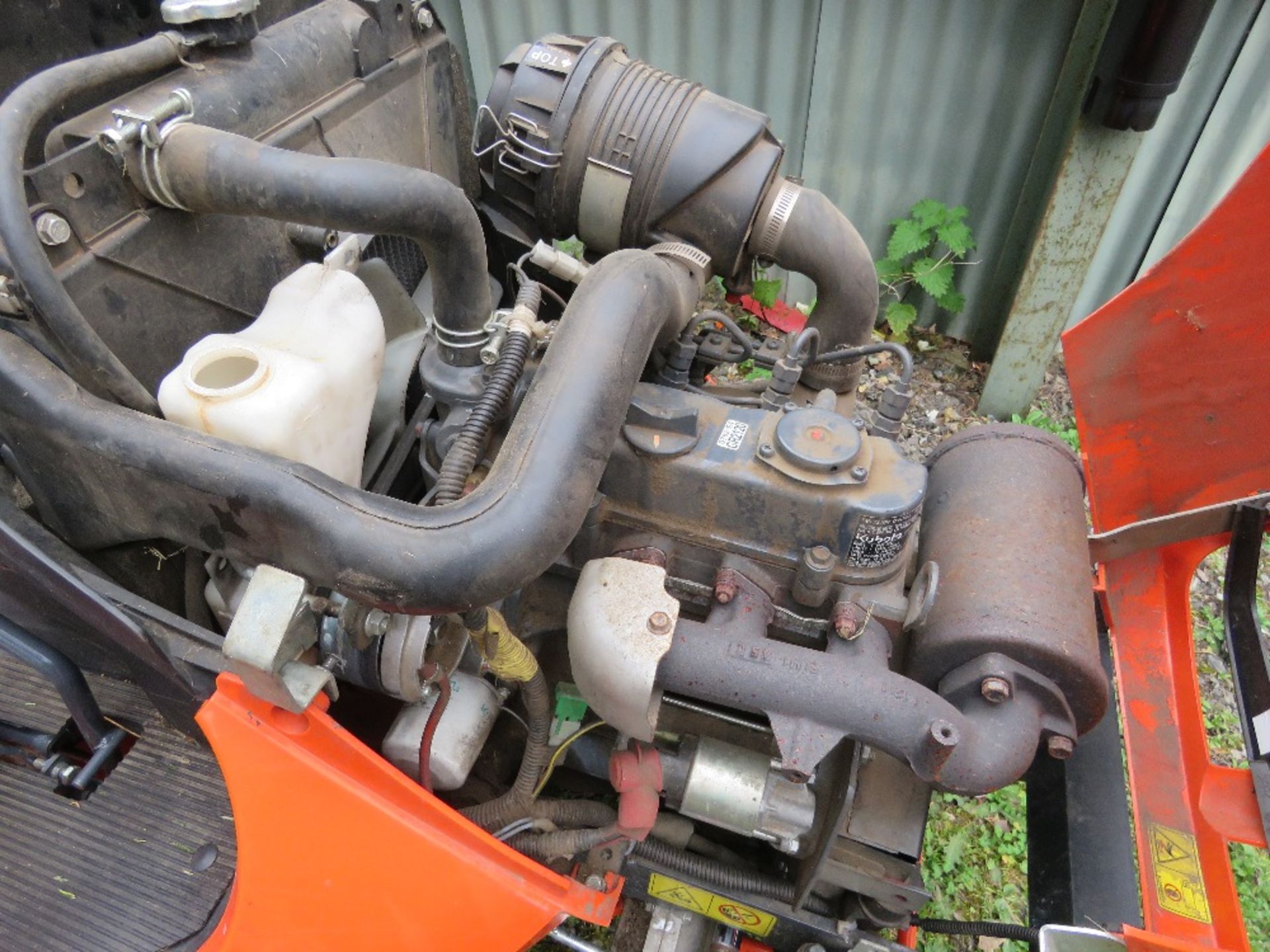 BID INCREMENT NOW £100!! KUBOTA GR2120 DIESEL ENGINED MOWER WITH REAR COLLECTOR, 4WD. - Bild 6 aus 11