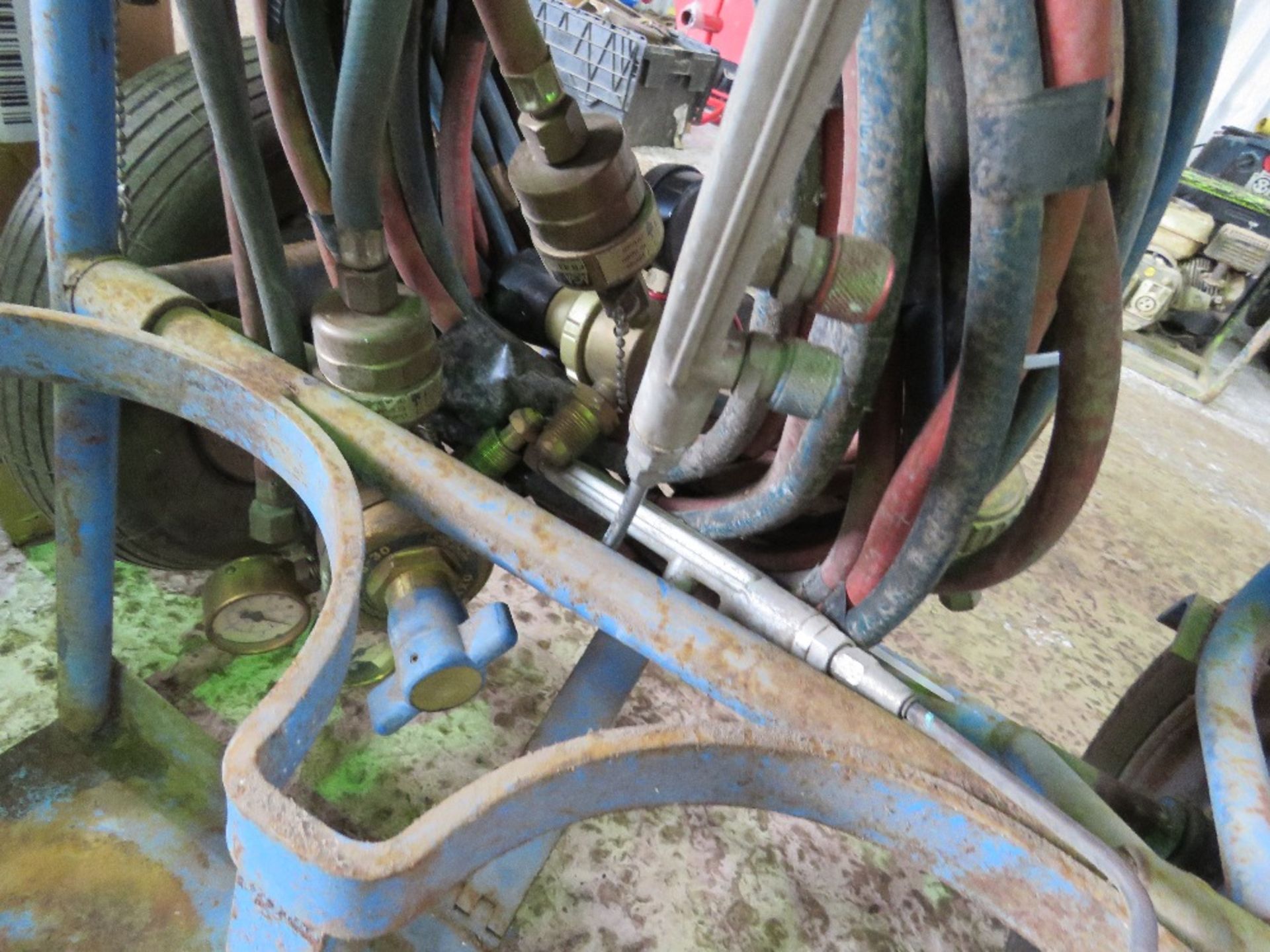 2 X SETS OF OXY-ACETELENE GAS HOSES PLUS A BARROW.....THIS LOT IS SOLD UNDER THE AUCTIONEERS MARGIN - Image 7 of 7