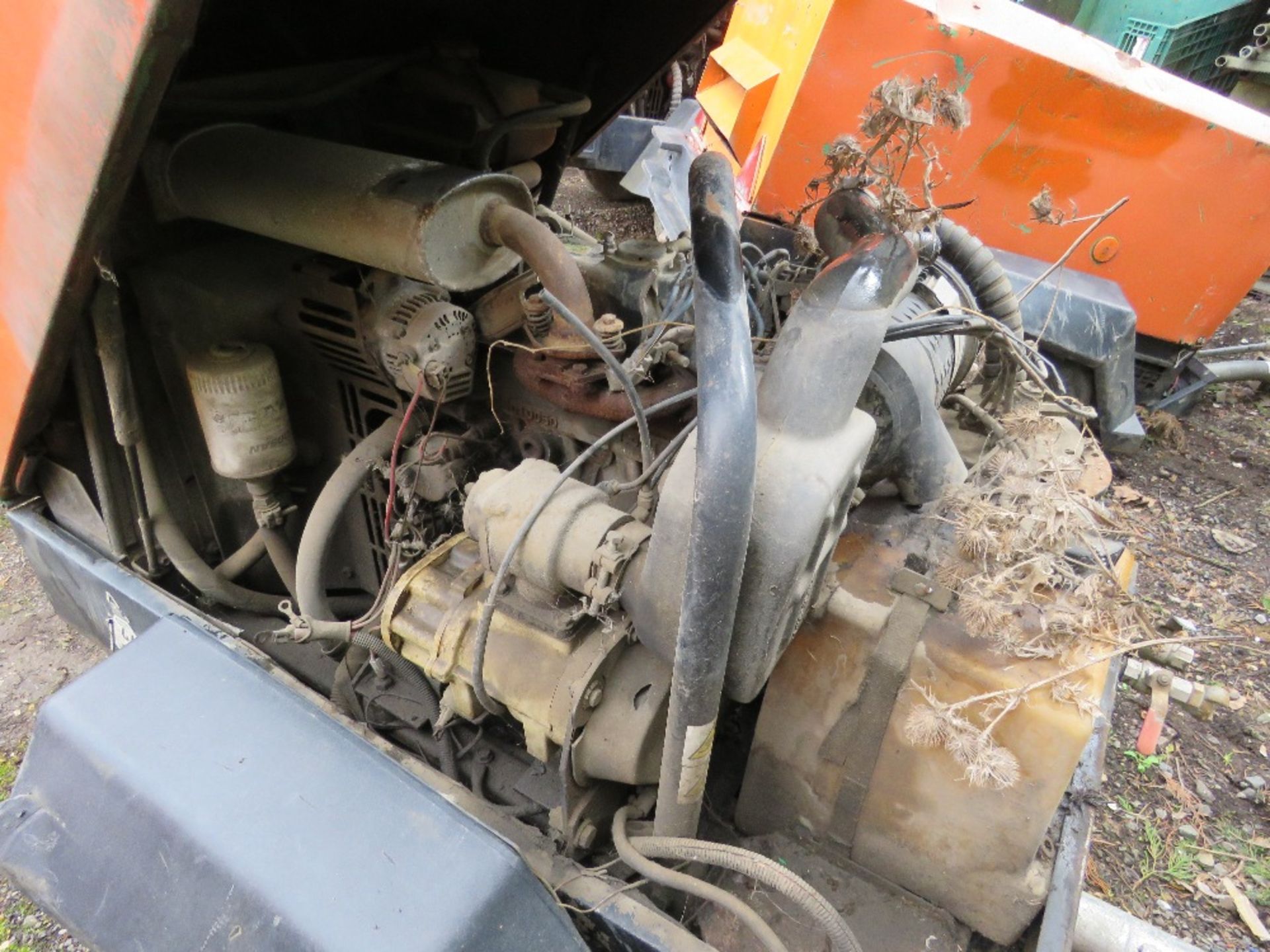 INGERSOLL RAND 720 TOWED ROAD COMPRESSOR. KUBOTA ENGINE. BEEN IN LONG TERM STORAGE, UNTESTED, CONDIT - Image 6 of 8