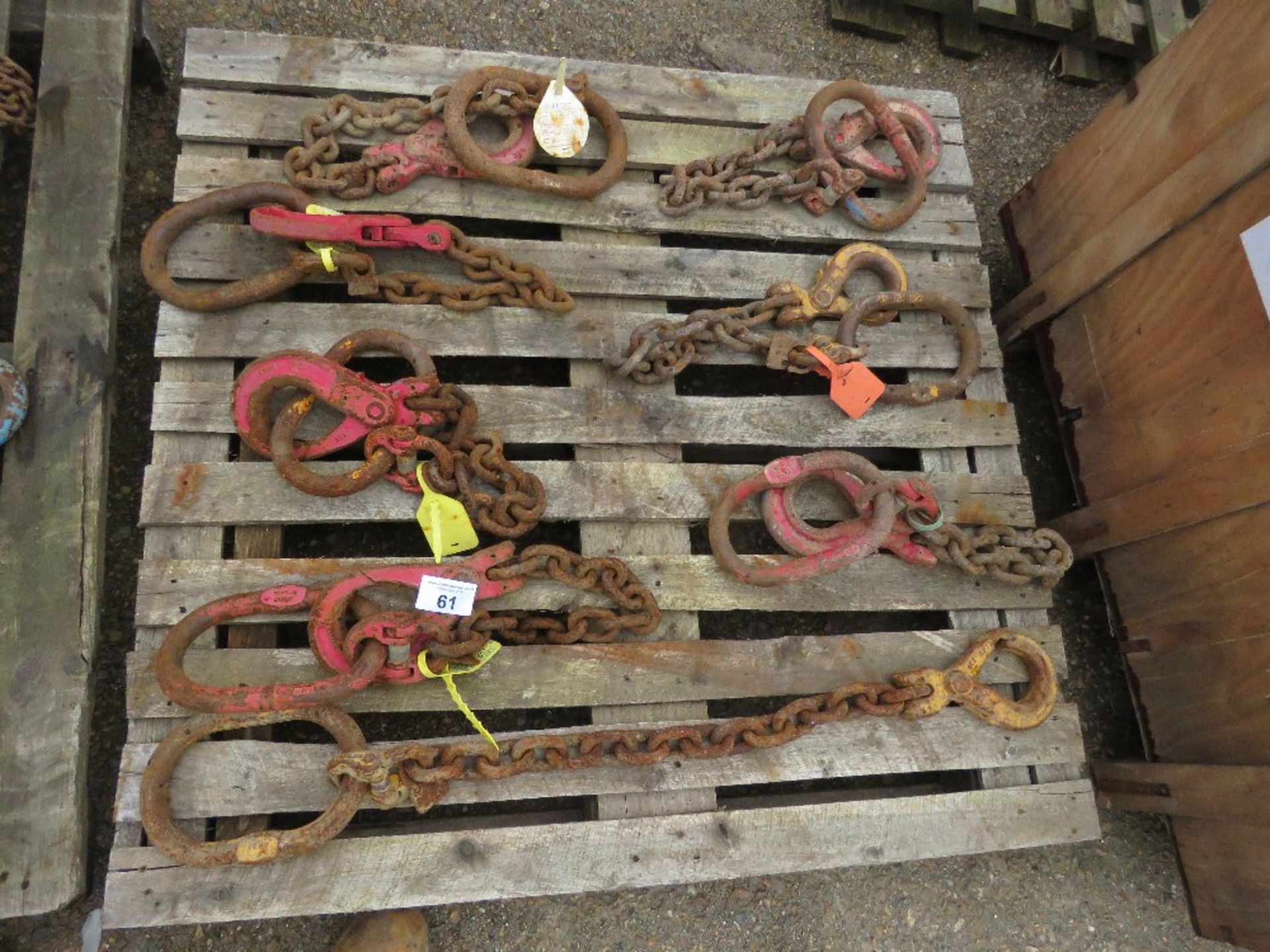 8NO SINGLE LEG LIFTING CHAINS..........THIS LOT IS SOLD UNDER THE AUCTIONEERS MARGIN SCHEME, THEREF