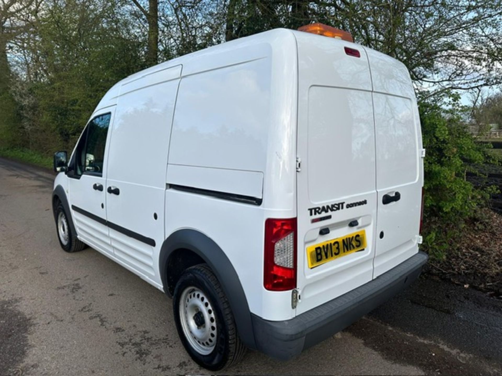 FORD TRANSIT CONNECT PANEL VAN REG:BV13 NKS 1.8LITRE. HIGH ROOF LWB. 83K REC MILES APPROX. WITH V5 A - Image 7 of 26