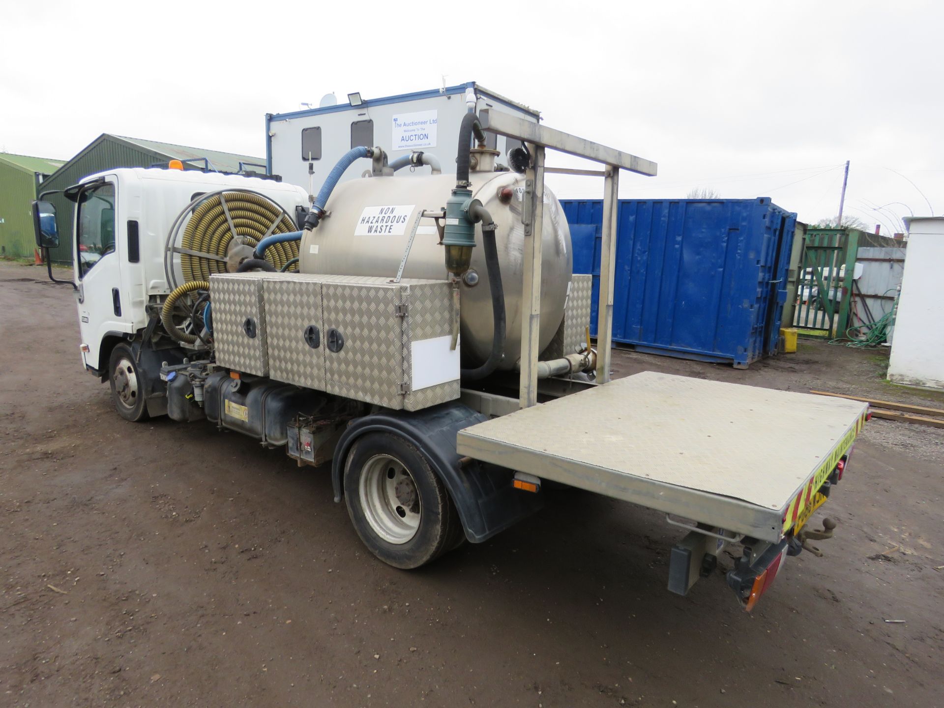 ISUZU GRAFTER N35.150 EURO 6 TOILET SERVICE TANKER TRUCK REG:PG66 WJK. WITH V5, FIRST REGISTERED 03/ - Image 6 of 12