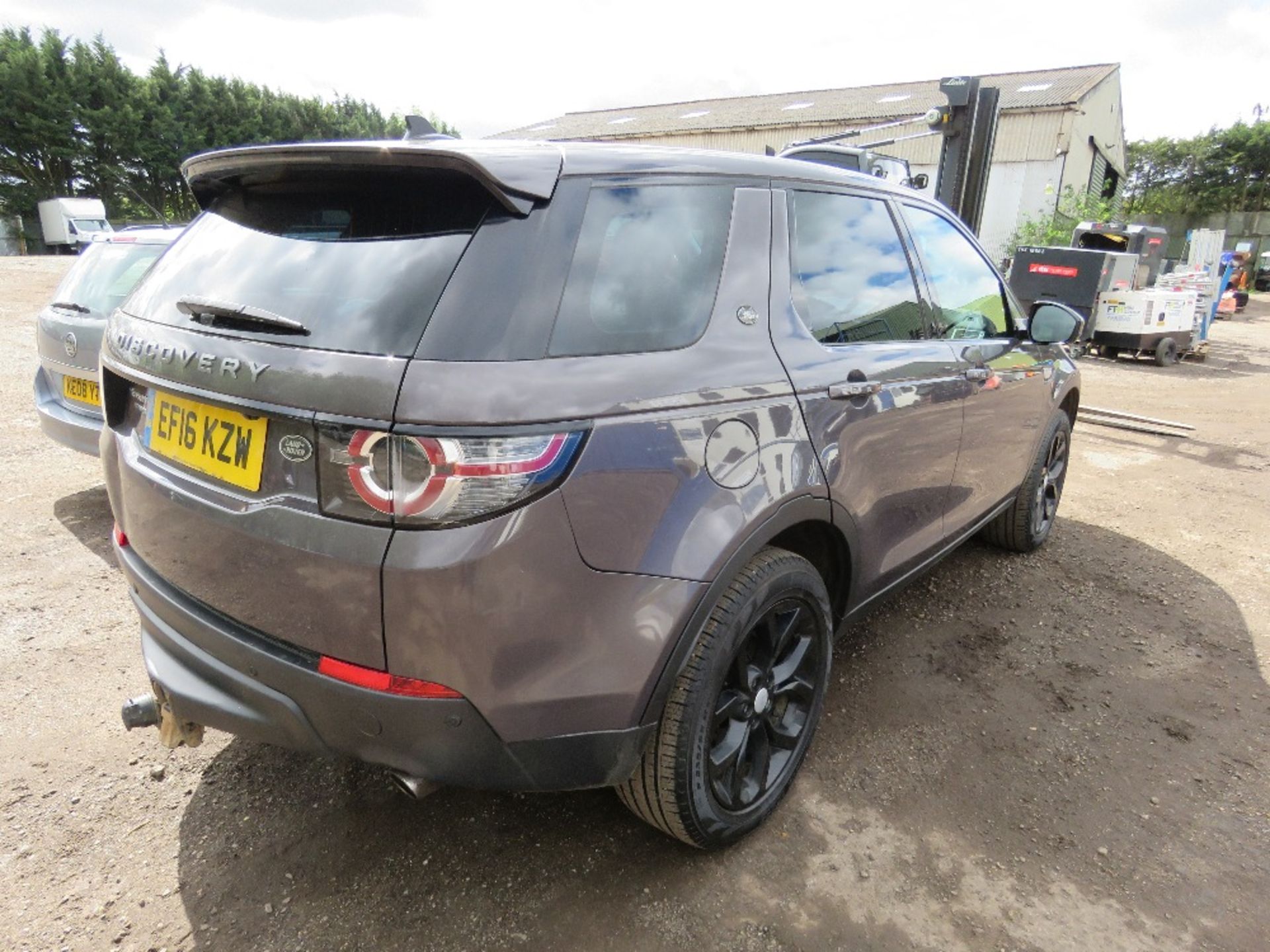 LANDROVER DISCOVERY SPORT 7 SEAT CAR REG:EF16 KZW. MOT UNTIL 8TH AUGUST 2024. WITH V5. AUTOMATIC, 2 - Image 7 of 23