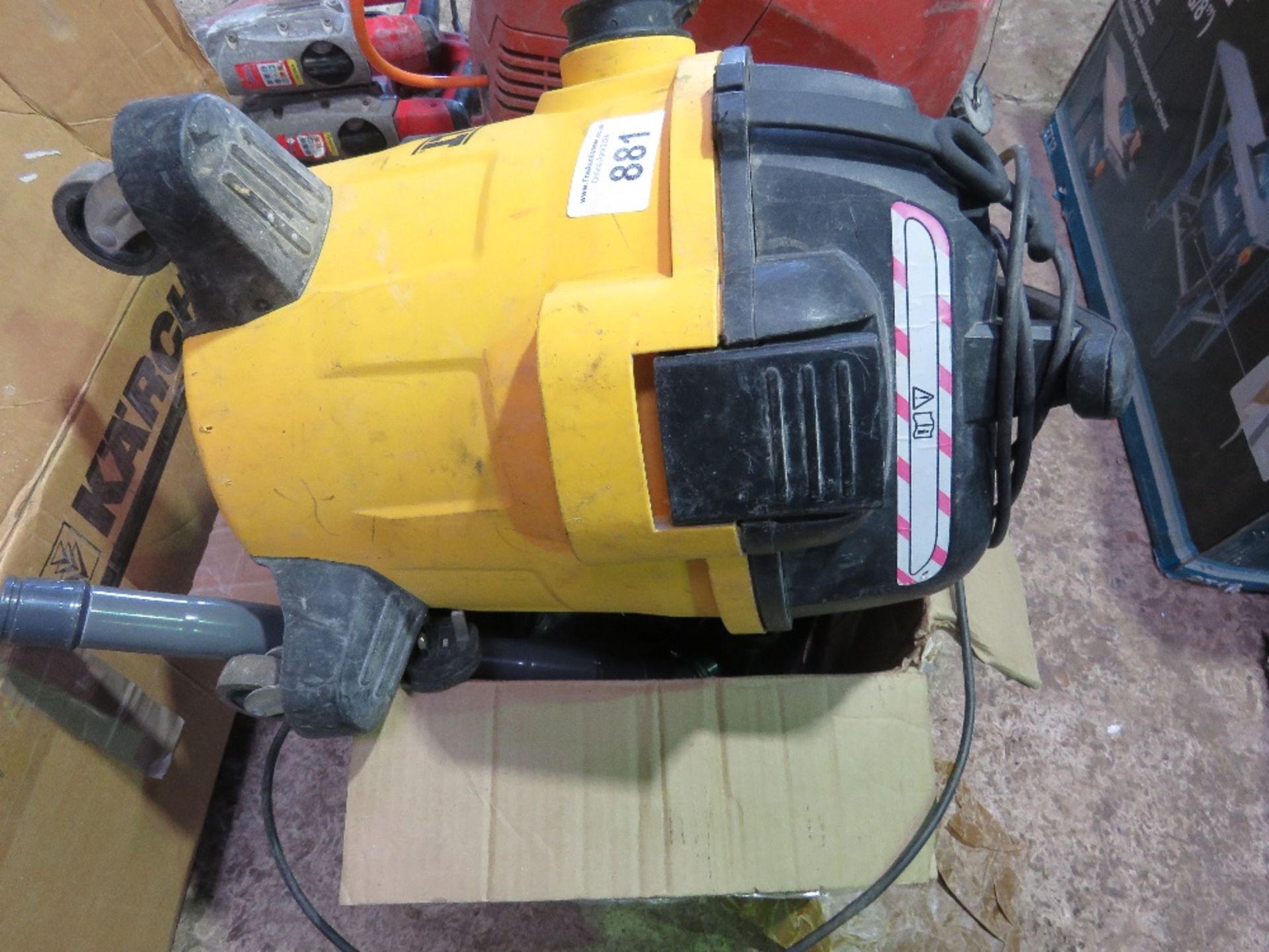 DEWALT PLUS ANOTHER VACUUM CLEANER. - Bild 2 aus 4