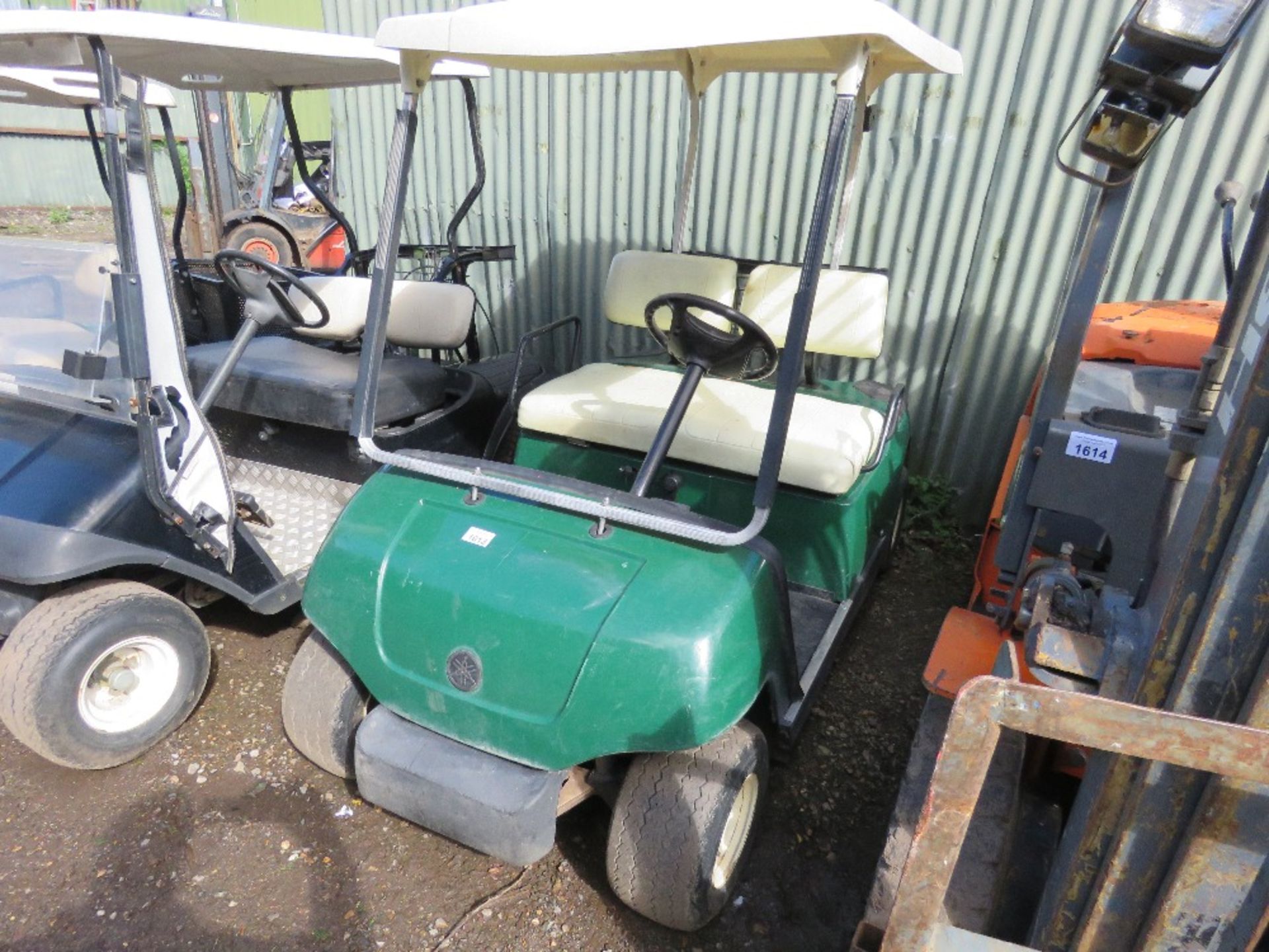 YAMAHA PETROL ENGINED GOLF BUGGY. WHEN TESTED WAS SEEN TO RUN AND DRIVE...SEE VIDEO. - Image 3 of 8