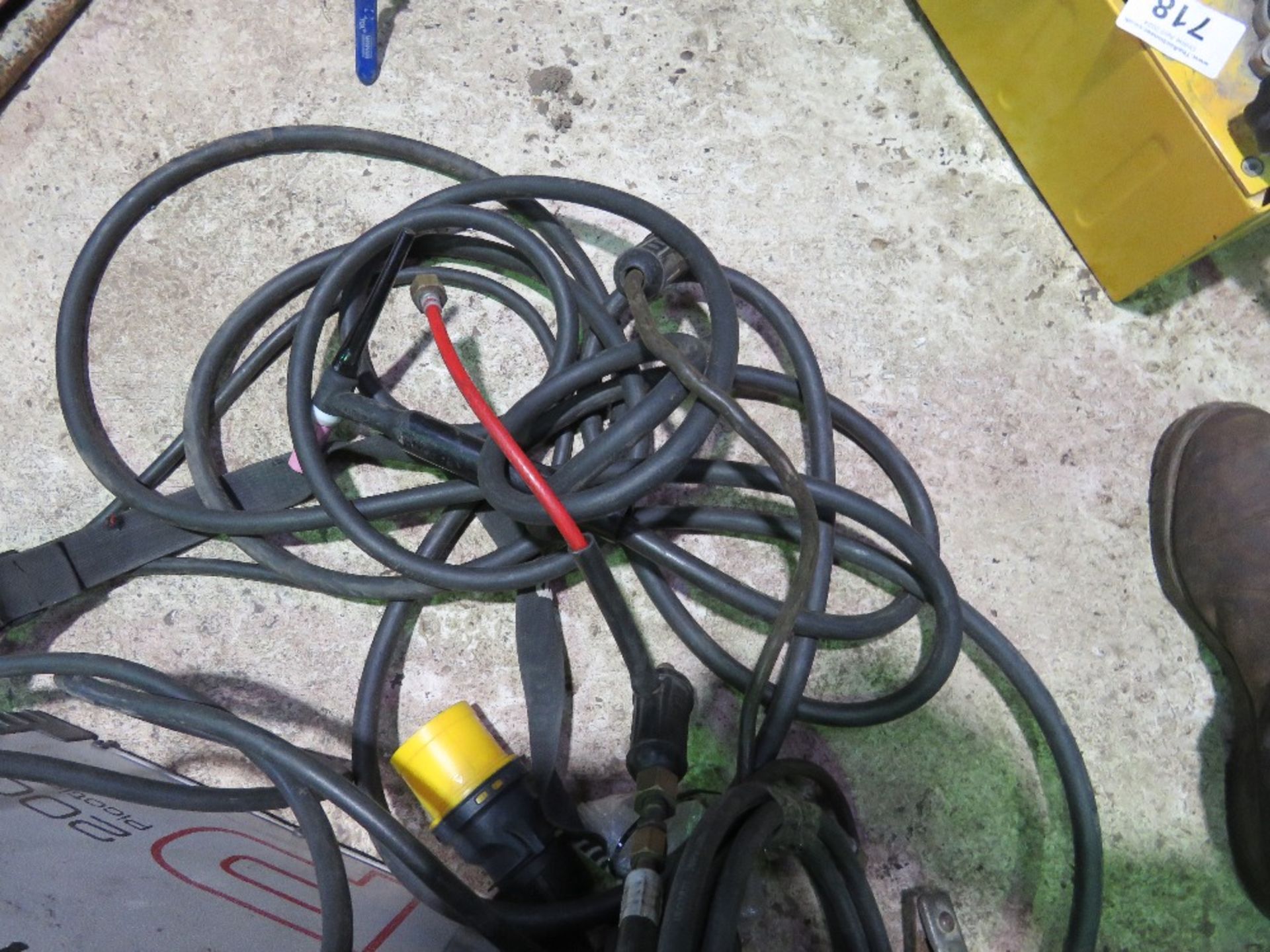 EWN P200 PICOTIG MV WELDER, 110VOLT WITH RODS PLUS 2 X HELMETS AS SHOWN.....THIS LOT IS SOLD UNDER T - Image 5 of 9