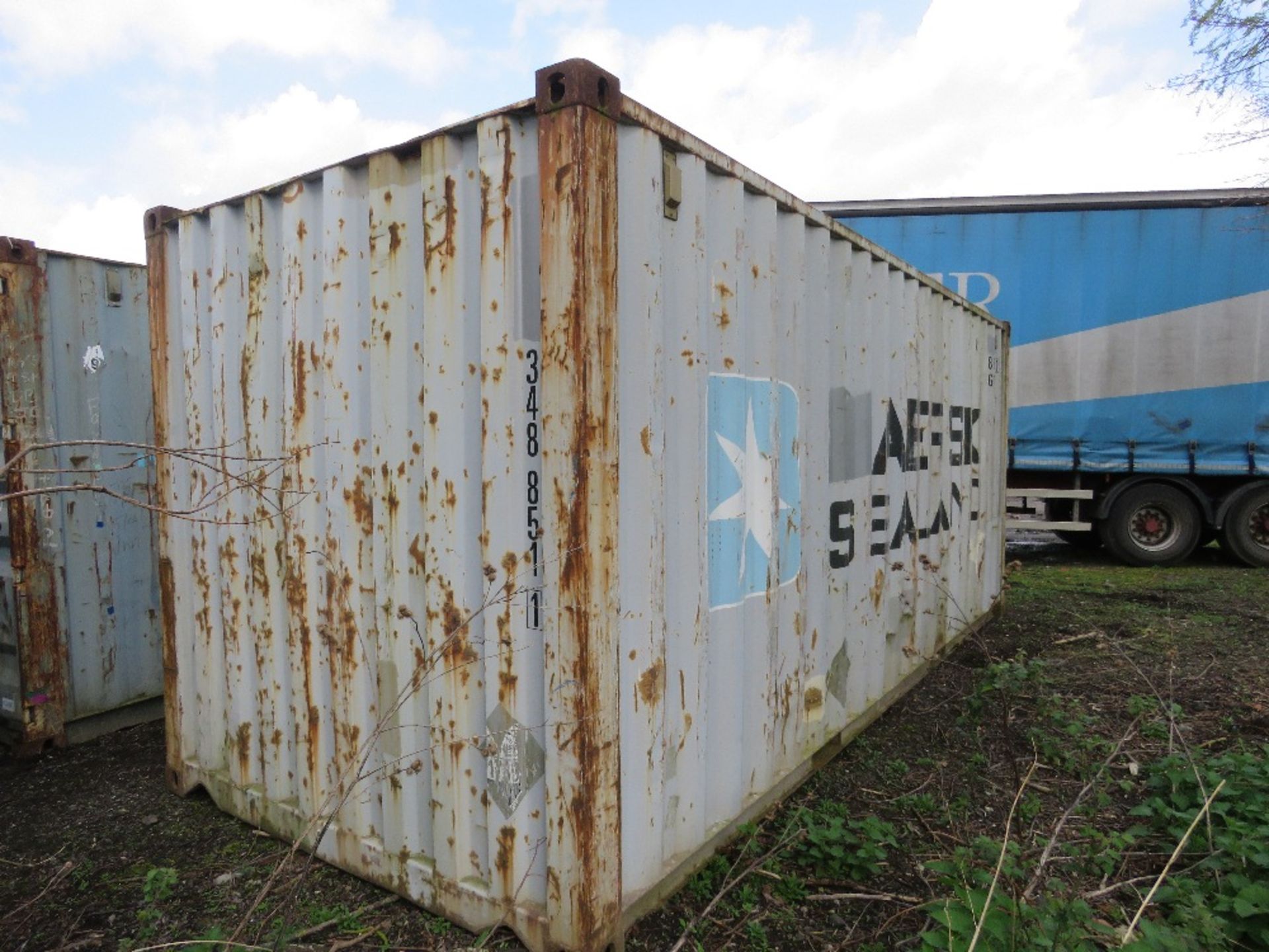 SECURE STORAGE 20FT SHIPPING CONTAINER . WITH FORK POCKETS. SOURCED FROM SITE CLEARANCE. ....THIS LO - Image 3 of 6