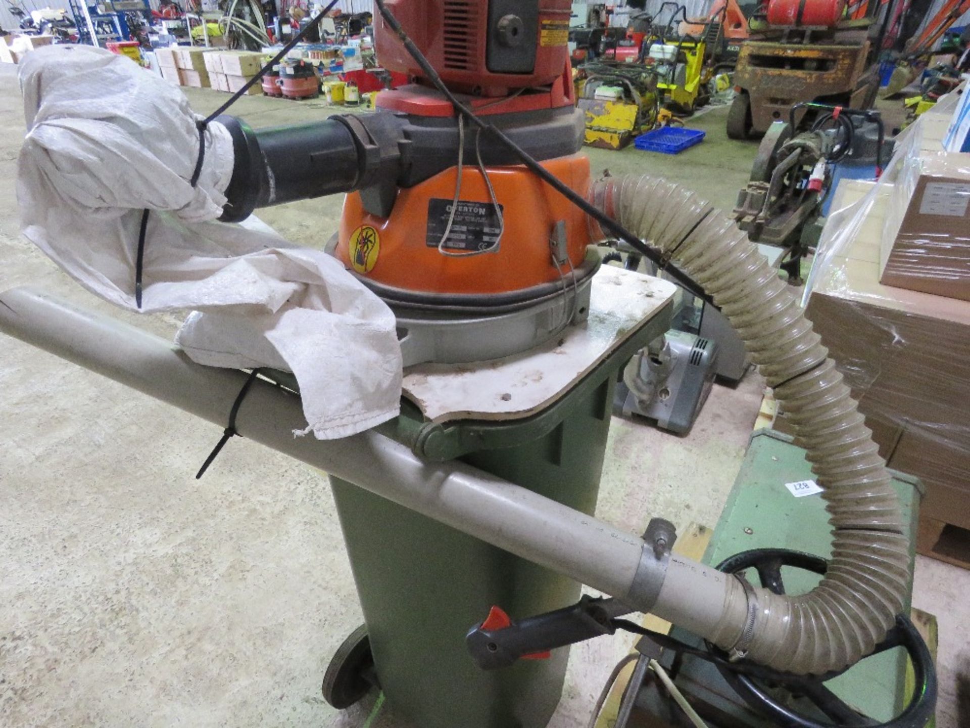 HUSQVARNA PETROL ENGINED BIN VACUUM CLEANER.....THIS LOT IS SOLD UNDER THE AUCTIONEERS MARGIN SCHEME - Image 3 of 4