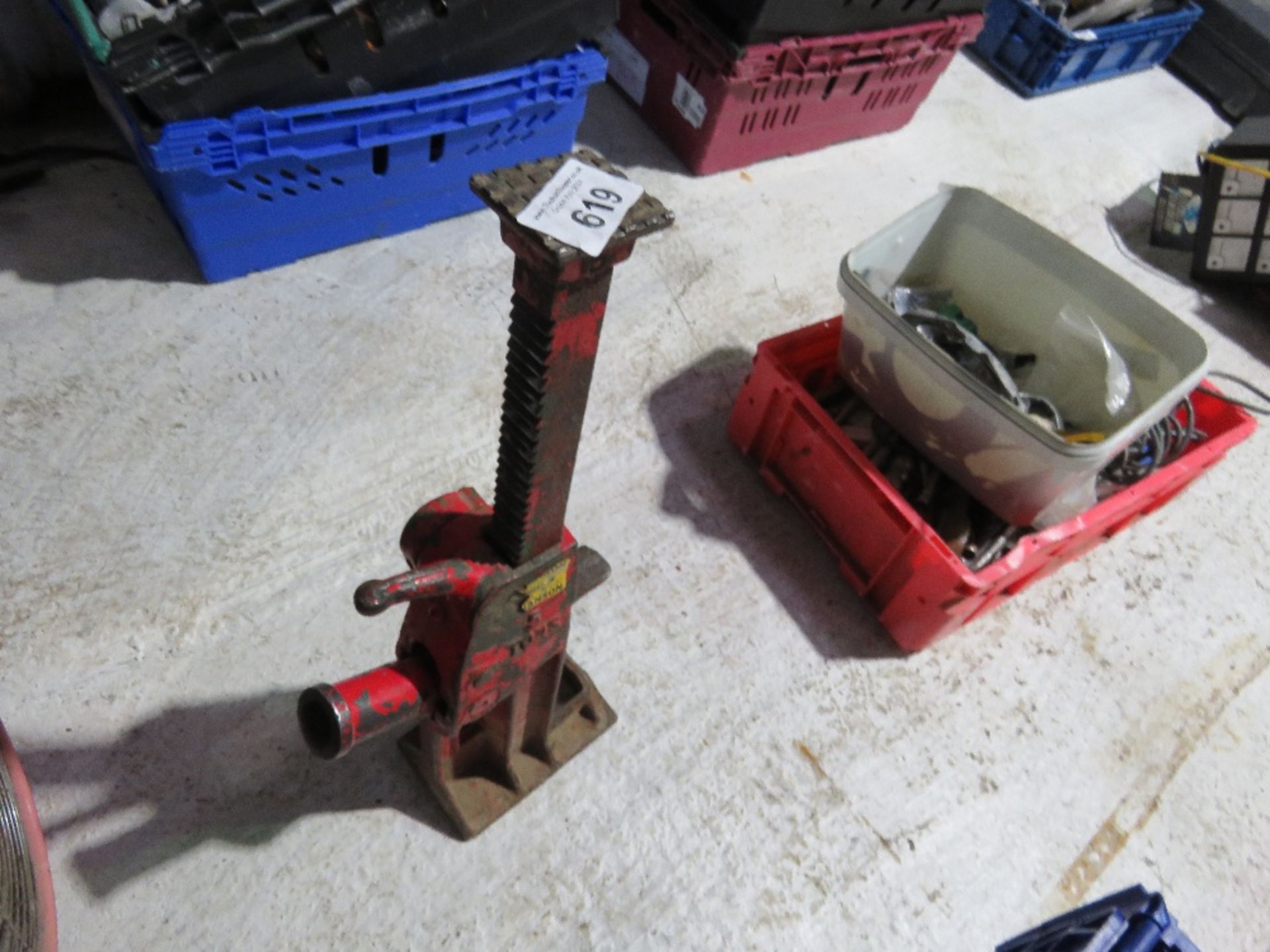 HEAVY DUTY RATCHET JACK.....THIS LOT IS SOLD UNDER THE AUCTIONEERS MARGIN SCHEME, THEREFORE NO VAT W - Image 2 of 3